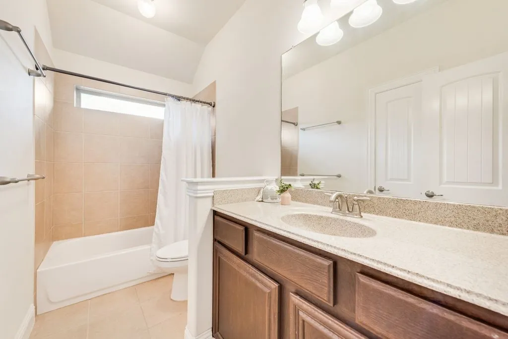 Single Family Residence For Sale in Collin County , 7230 Milsap Lane, Frisco, Texas 75035, 4 Bedroom, 4 Bathroom, 2 Garage spaces, 3,634 Sqft, built in 2014, mls#21304755, Real Estate Agent in Frisco, Homes For Sale in Collin county, Homes For Sale in Frisco, Realtor in Frisco Texas, Real Estate Brokerage Independent Realty Texas, Luminita Cordes Realtor