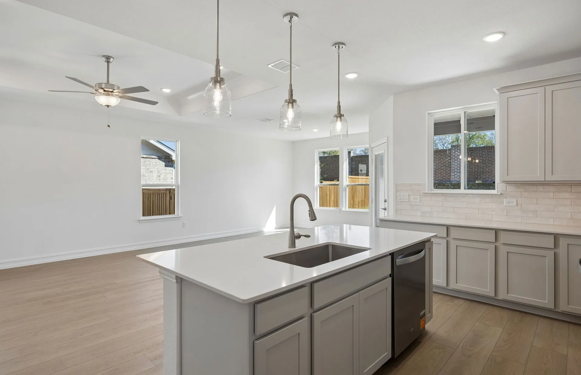Eat-in bartop kitchen island