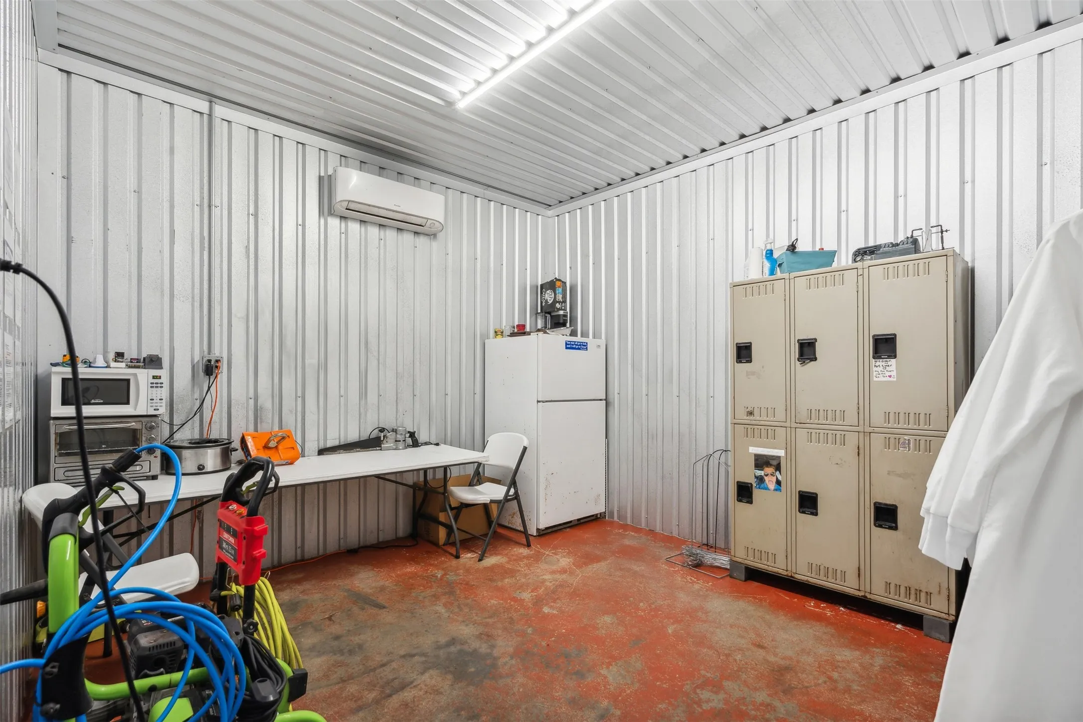 Ranch For Sale in Bosque County , 324 E Highway 6, Iredell, Texas 76649, 0, 0, Garage spaces, 0 Sqft, built in 0, mls#21305983, Real Estate Agent in Iredell, Homes For Sale in Bosque county, Homes For Sale in Iredell, Realtor in Iredell Texas, Real Estate Brokerage Independent Realty Texas, Luminita Cordes Realtor