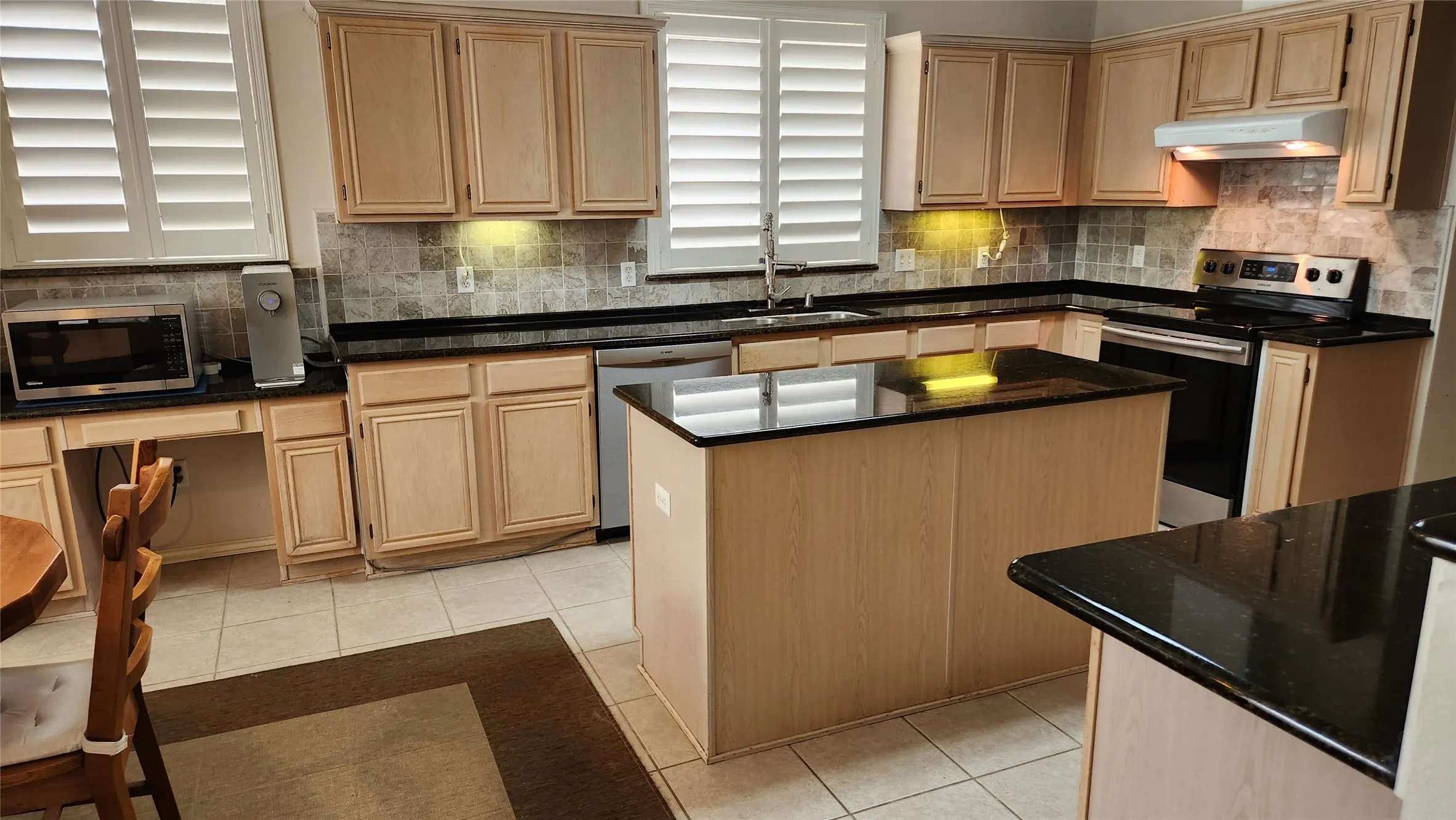 Single Family Residence For Rent in Denton County , 1381 Wentworth Drive, Lewisville, Texas 75067, 4 Bedroom, 3 Bathroom, 2 Garage spaces, 2,873 Sqft, built in 1994, mls#21304861, Real Estate Agent in Lewisville, Homes For Rent in Denton county, Homes For Rent in Lewisville, Realtor in Lewisville Texas, Real Estate Brokerage Independent Realty Texas, Luminita Cordes Realtor