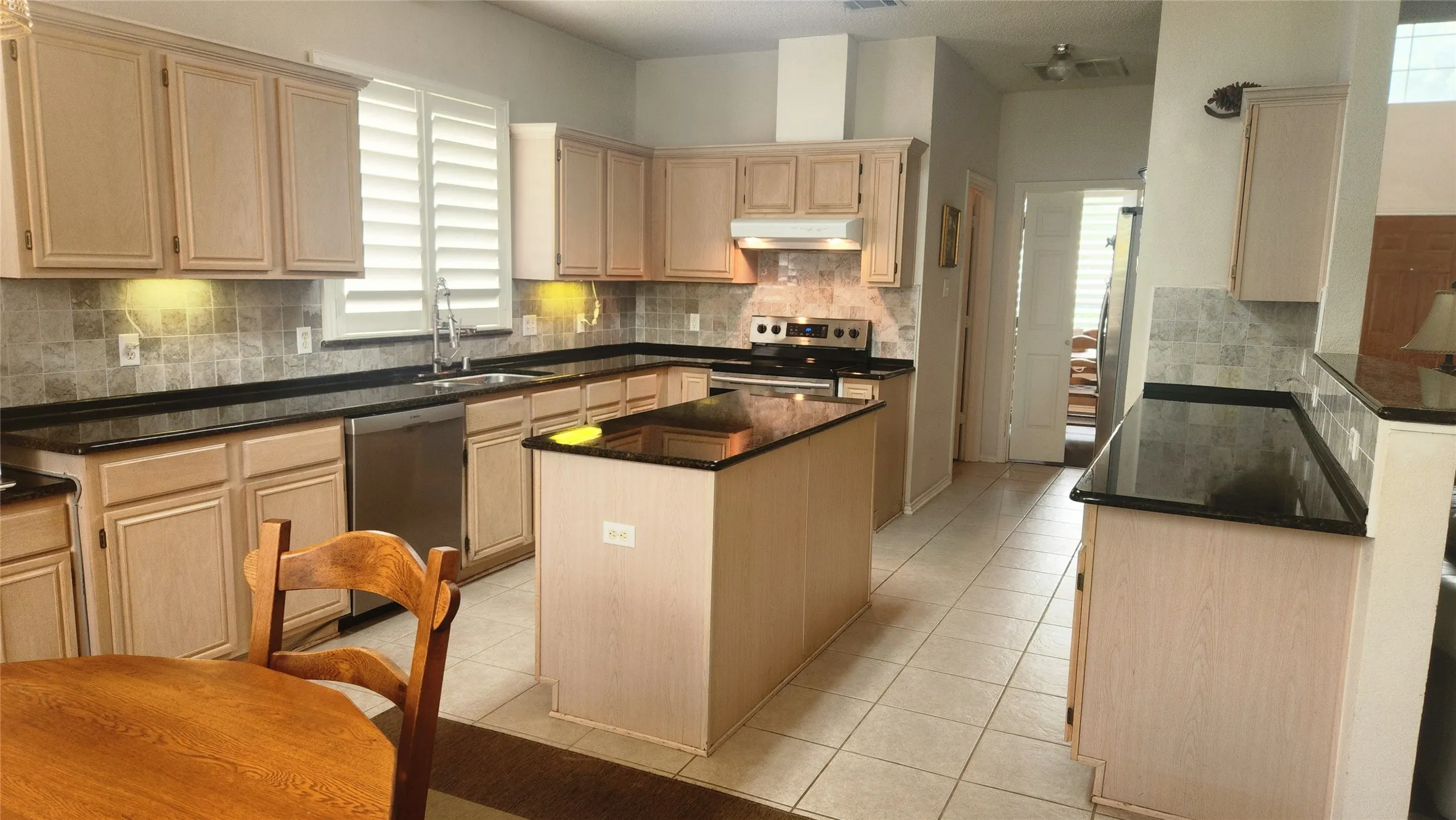 Single Family Residence For Rent in Denton County , 1381 Wentworth Drive, Lewisville, Texas 75067, 4 Bedroom, 3 Bathroom, 2 Garage spaces, 2,873 Sqft, built in 1994, mls#21304861, Real Estate Agent in Lewisville, Homes For Rent in Denton county, Homes For Rent in Lewisville, Realtor in Lewisville Texas, Real Estate Brokerage Independent Realty Texas, Luminita Cordes Realtor