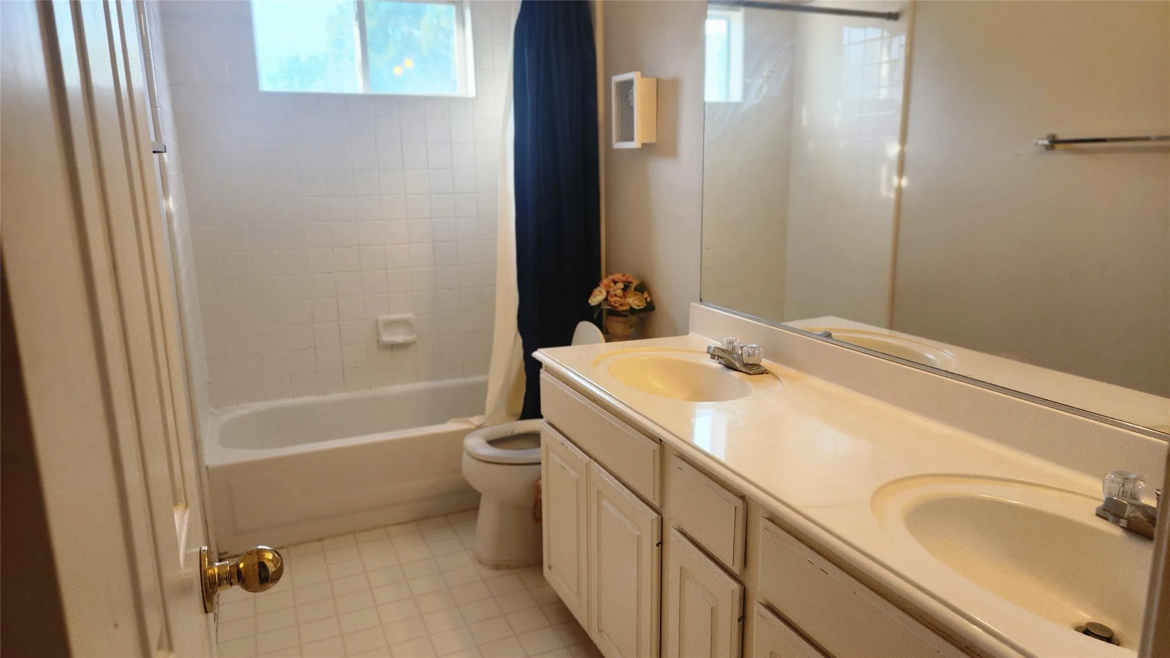 Single Family Residence For Rent in Denton County , 1381 Wentworth Drive, Lewisville, Texas 75067, 4 Bedroom, 3 Bathroom, 2 Garage spaces, 2,873 Sqft, built in 1994, mls#21304861, Real Estate Agent in Lewisville, Homes For Rent in Denton county, Homes For Rent in Lewisville, Realtor in Lewisville Texas, Real Estate Brokerage Independent Realty Texas, Luminita Cordes Realtor