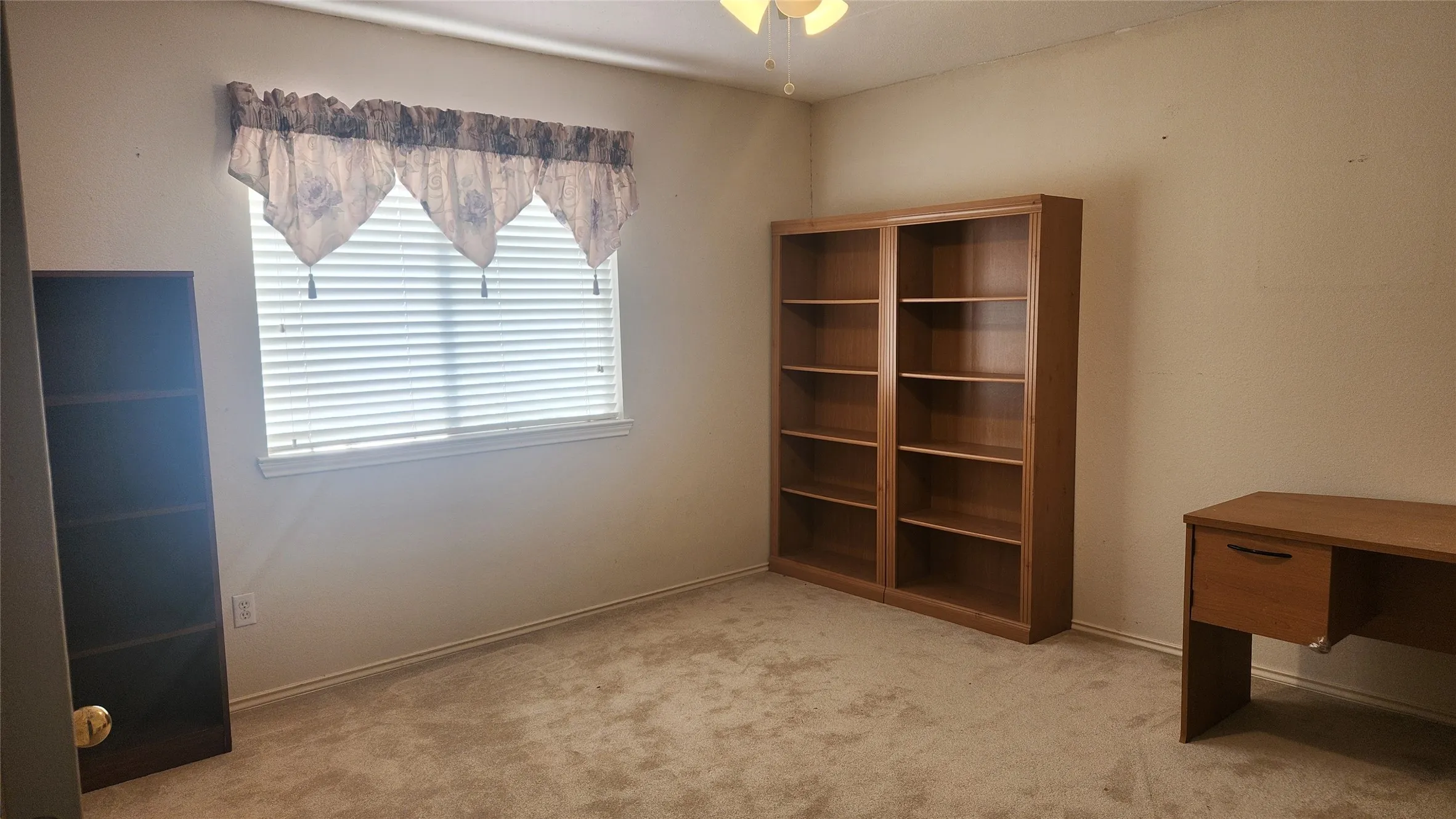 Single Family Residence For Rent in Denton County , 1381 Wentworth Drive, Lewisville, Texas 75067, 4 Bedroom, 3 Bathroom, 2 Garage spaces, 2,873 Sqft, built in 1994, mls#21304861, Real Estate Agent in Lewisville, Homes For Rent in Denton county, Homes For Rent in Lewisville, Realtor in Lewisville Texas, Real Estate Brokerage Independent Realty Texas, Luminita Cordes Realtor