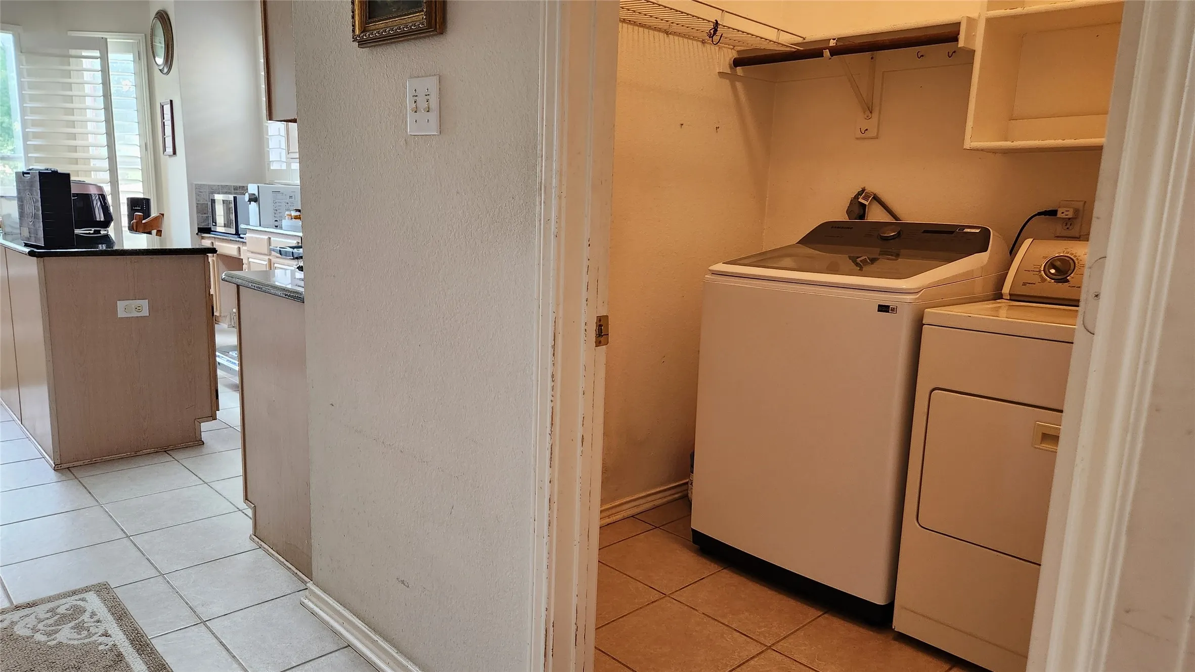 Single Family Residence For Rent in Denton County , 1381 Wentworth Drive, Lewisville, Texas 75067, 4 Bedroom, 3 Bathroom, 2 Garage spaces, 2,873 Sqft, built in 1994, mls#21304861, Real Estate Agent in Lewisville, Homes For Rent in Denton county, Homes For Rent in Lewisville, Realtor in Lewisville Texas, Real Estate Brokerage Independent Realty Texas, Luminita Cordes Realtor