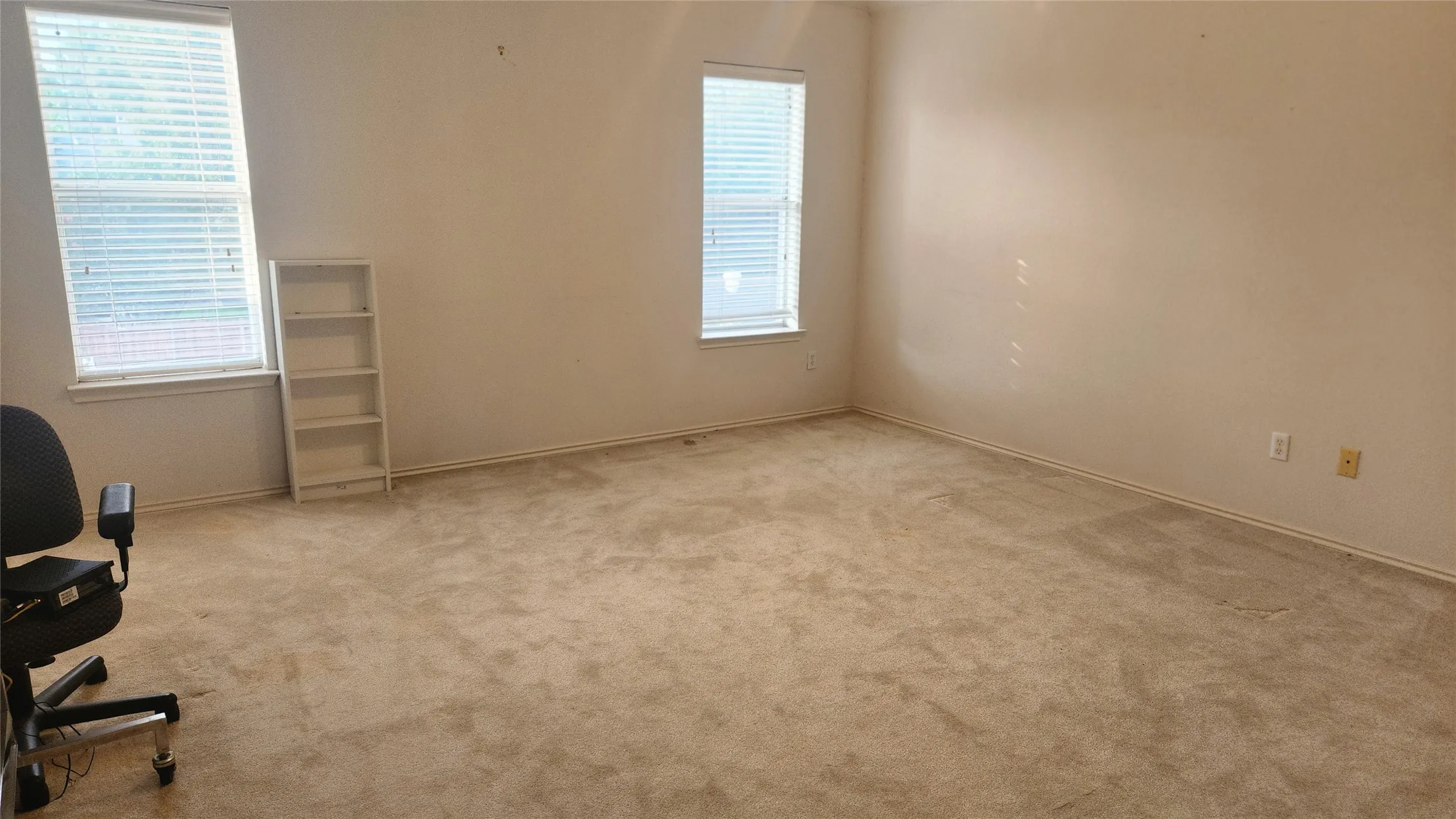 Single Family Residence For Rent in Denton County , 1381 Wentworth Drive, Lewisville, Texas 75067, 4 Bedroom, 3 Bathroom, 2 Garage spaces, 2,873 Sqft, built in 1994, mls#21304861, Real Estate Agent in Lewisville, Homes For Rent in Denton county, Homes For Rent in Lewisville, Realtor in Lewisville Texas, Real Estate Brokerage Independent Realty Texas, Luminita Cordes Realtor