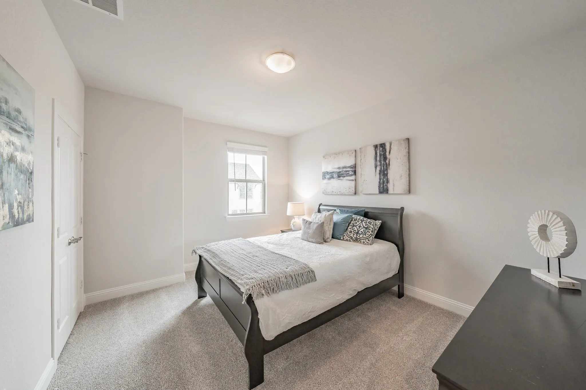 Townhouse For Rent in Tarrant County , 9713 Thorncrown Lane, Fort Worth, Texas 76179, 3 Bedrooms, 3 Bathrooms, 2 Garage spaces, 1,933 Sqft, built in 2022, Price $2,450, mls#21306007, Real Estate Agent in Fort Worth, Homes For Rent in Tarrant county, Homes For Rent in Fort Worth, Realtor in Fort Worth Texas, Real Estate Brokerage Independent Realty Texas, Luminita Cordes Realtor