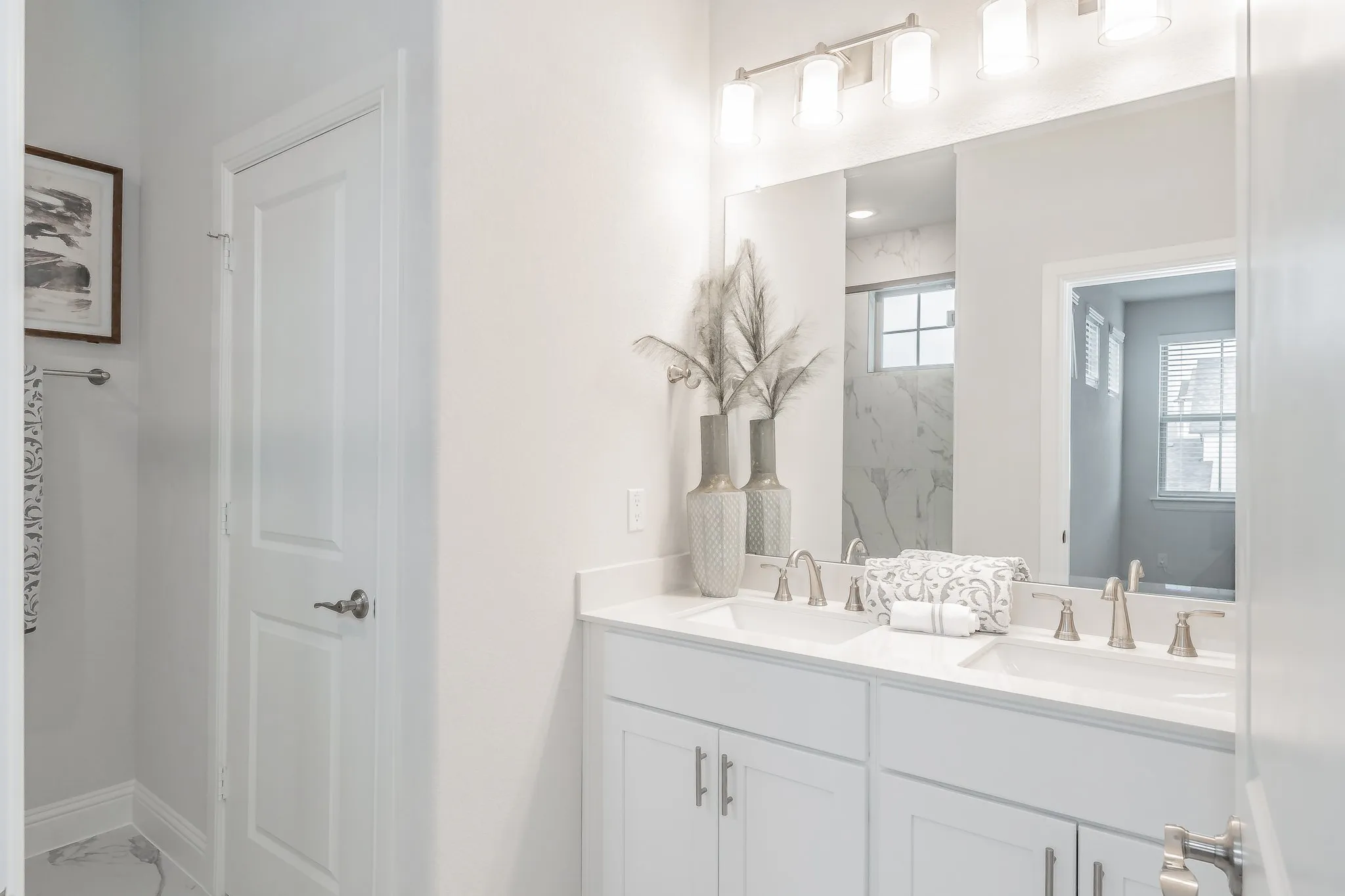 Townhouse For Rent in Tarrant County , 9713 Thorncrown Lane, Fort Worth, Texas 76179, 3 Bedrooms, 3 Bathrooms, 2 Garage spaces, 1,933 Sqft, built in 2022, Price $2,450, mls#21306007, Real Estate Agent in Fort Worth, Homes For Rent in Tarrant county, Homes For Rent in Fort Worth, Realtor in Fort Worth Texas, Real Estate Brokerage Independent Realty Texas, Luminita Cordes Realtor