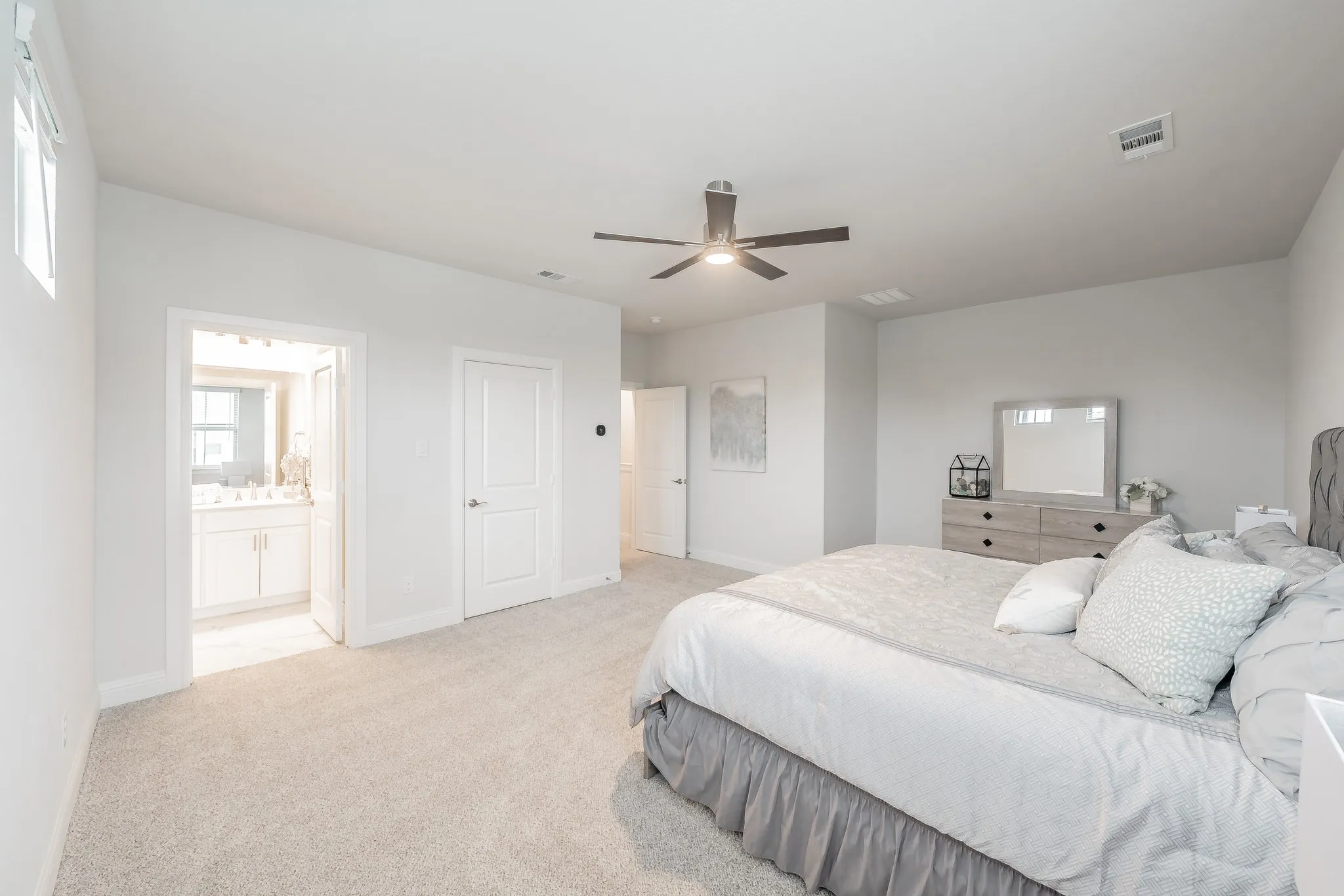 Townhouse For Rent in Tarrant County , 9713 Thorncrown Lane, Fort Worth, Texas 76179, 3 Bedrooms, 3 Bathrooms, 2 Garage spaces, 1,933 Sqft, built in 2022, Price $2,450, mls#21306007, Real Estate Agent in Fort Worth, Homes For Rent in Tarrant county, Homes For Rent in Fort Worth, Realtor in Fort Worth Texas, Real Estate Brokerage Independent Realty Texas, Luminita Cordes Realtor
