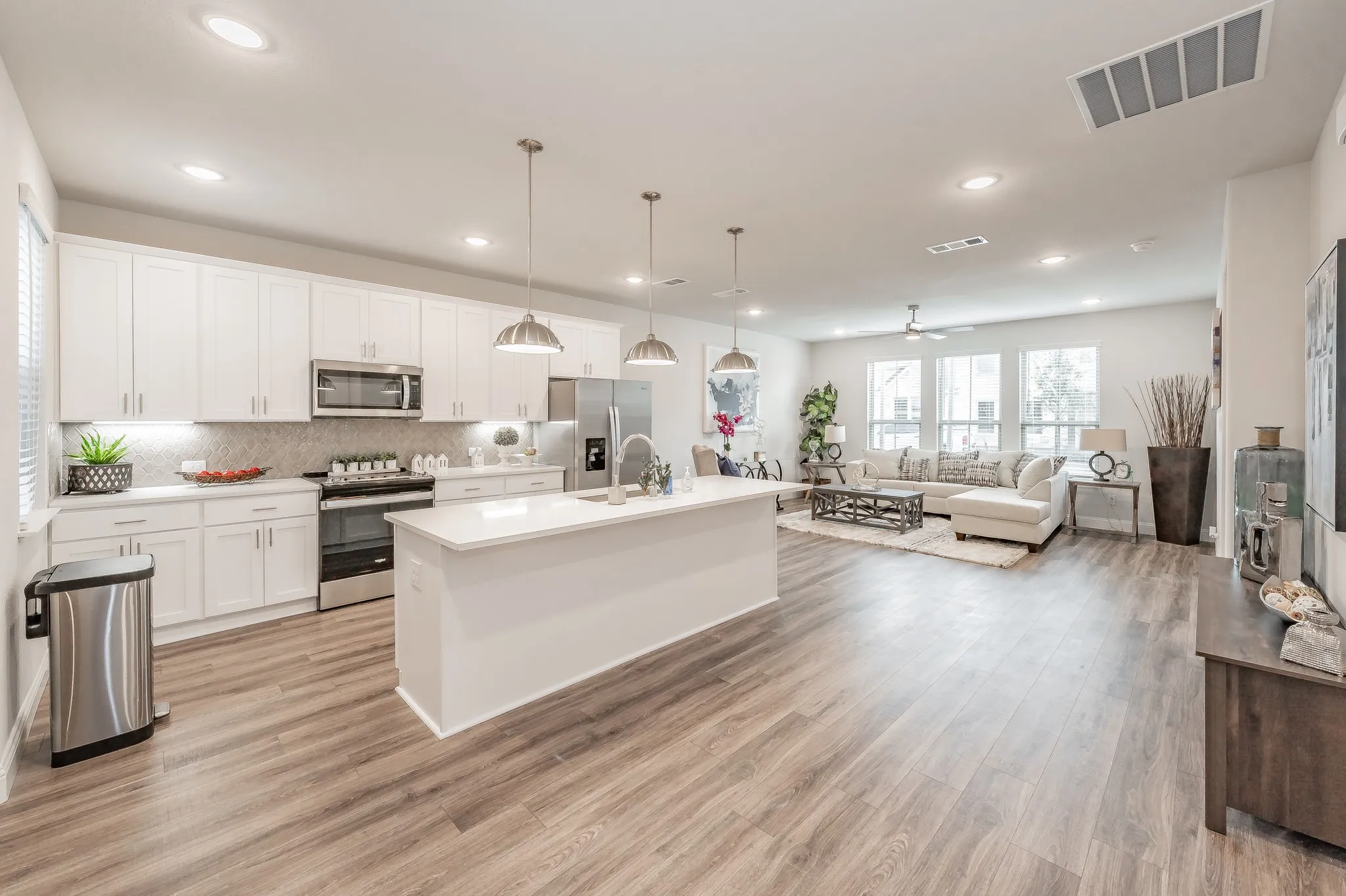 Townhouse For Rent in Tarrant County , 9713 Thorncrown Lane, Fort Worth, Texas 76179, 3 Bedrooms, 3 Bathrooms, 2 Garage spaces, 1,933 Sqft, built in 2022, Price $2,450, mls#21306007, Real Estate Agent in Fort Worth, Homes For Rent in Tarrant county, Homes For Rent in Fort Worth, Realtor in Fort Worth Texas, Real Estate Brokerage Independent Realty Texas, Luminita Cordes Realtor