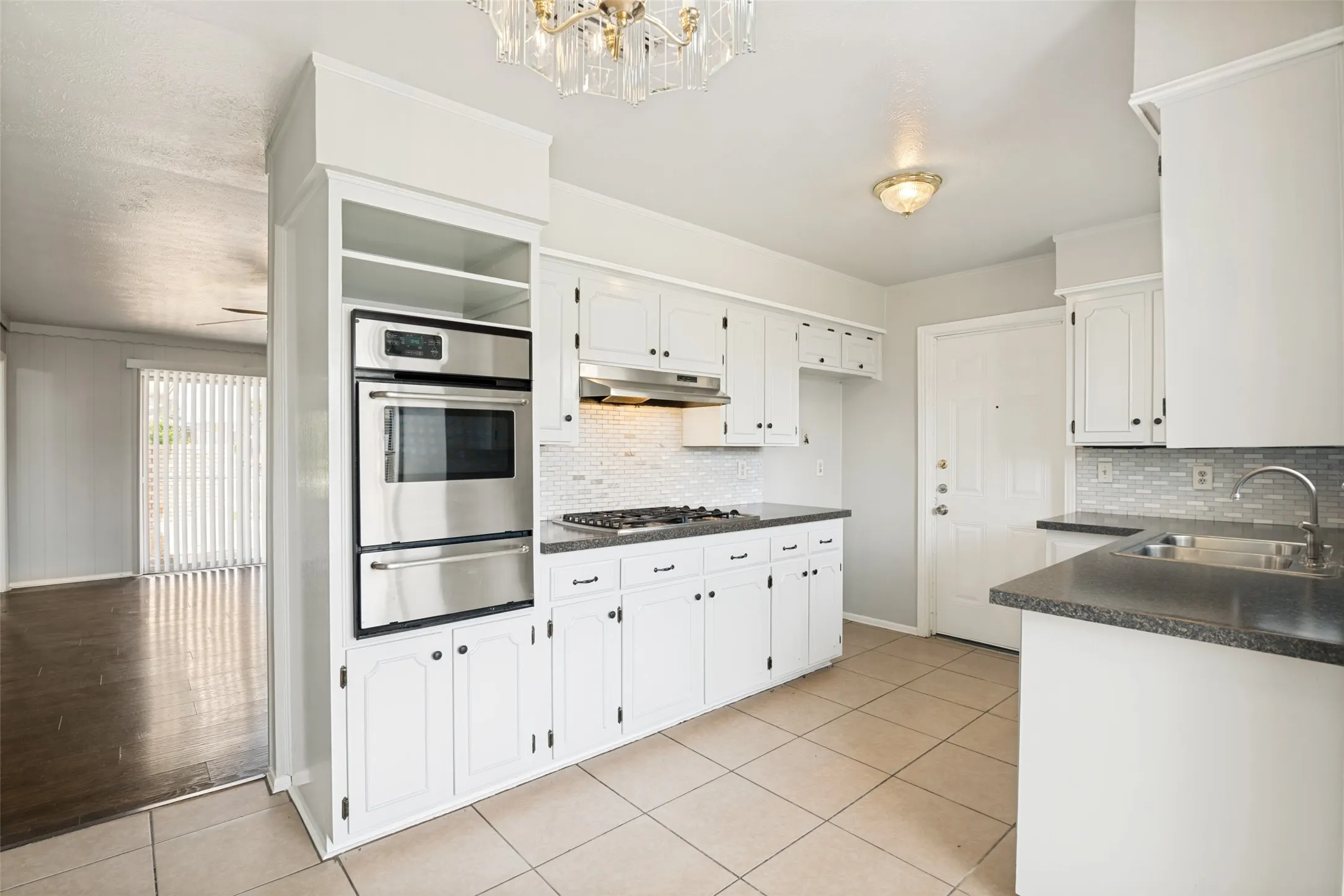 Single Family Residence For Sale in Dallas County , 1421 Mount Vernon Drive, Mesquite, Texas 75149, 3 Bedrooms, 2 Bathrooms, 2 Garage spaces, 1,733 Sqft, built in 1970, Price $285,000, mls#21305987, Real Estate Agent in Mesquite, Homes For Sale in Dallas county, Homes For Sale in Mesquite, Realtor in Mesquite Texas, Real Estate Brokerage Independent Realty Texas, Luminita Cordes Realtor