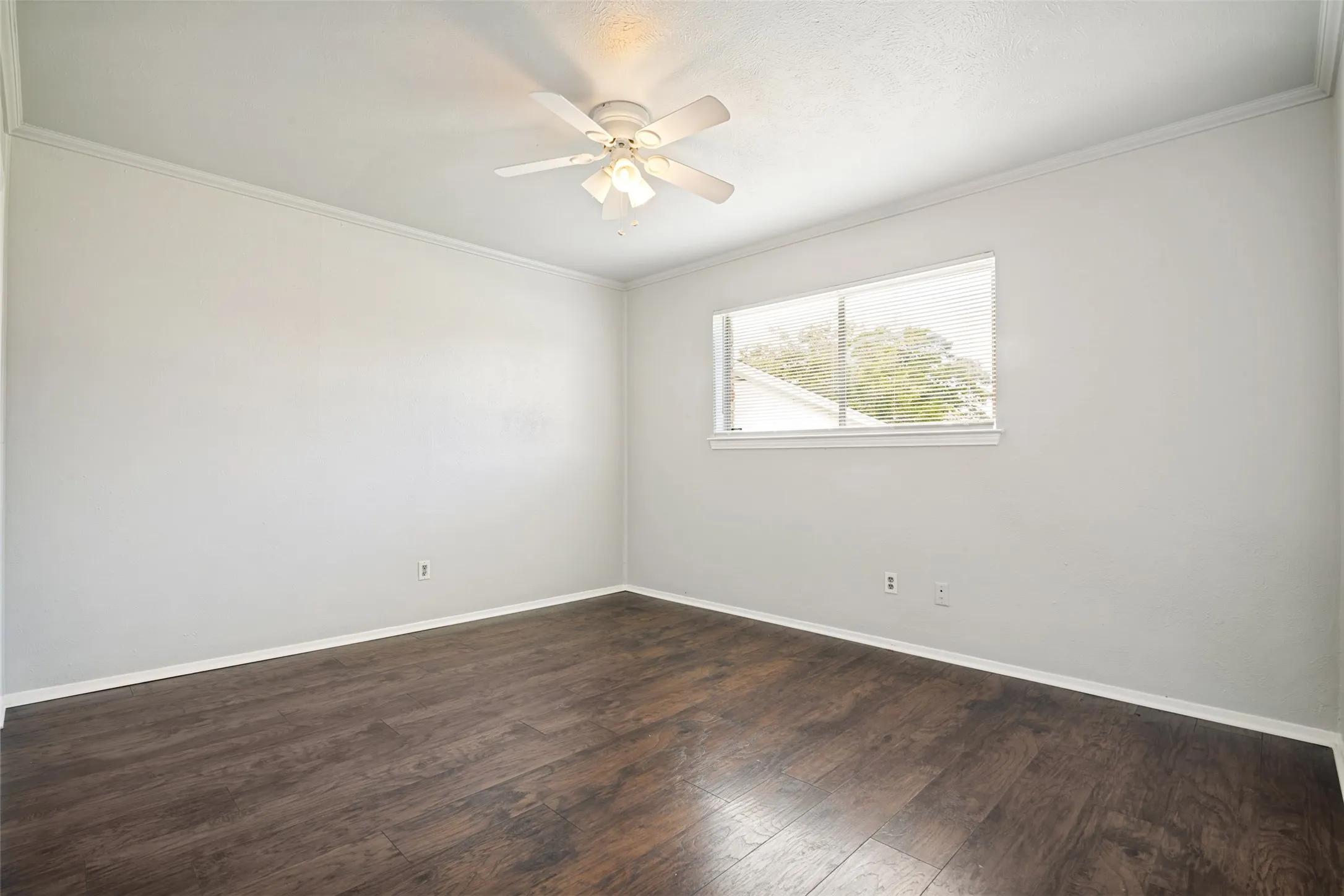 Single Family Residence For Sale in Dallas County , 1421 Mount Vernon Drive, Mesquite, Texas 75149, 3 Bedrooms, 2 Bathrooms, 2 Garage spaces, 1,733 Sqft, built in 1970, Price $285,000, mls#21305987, Real Estate Agent in Mesquite, Homes For Sale in Dallas county, Homes For Sale in Mesquite, Realtor in Mesquite Texas, Real Estate Brokerage Independent Realty Texas, Luminita Cordes Realtor