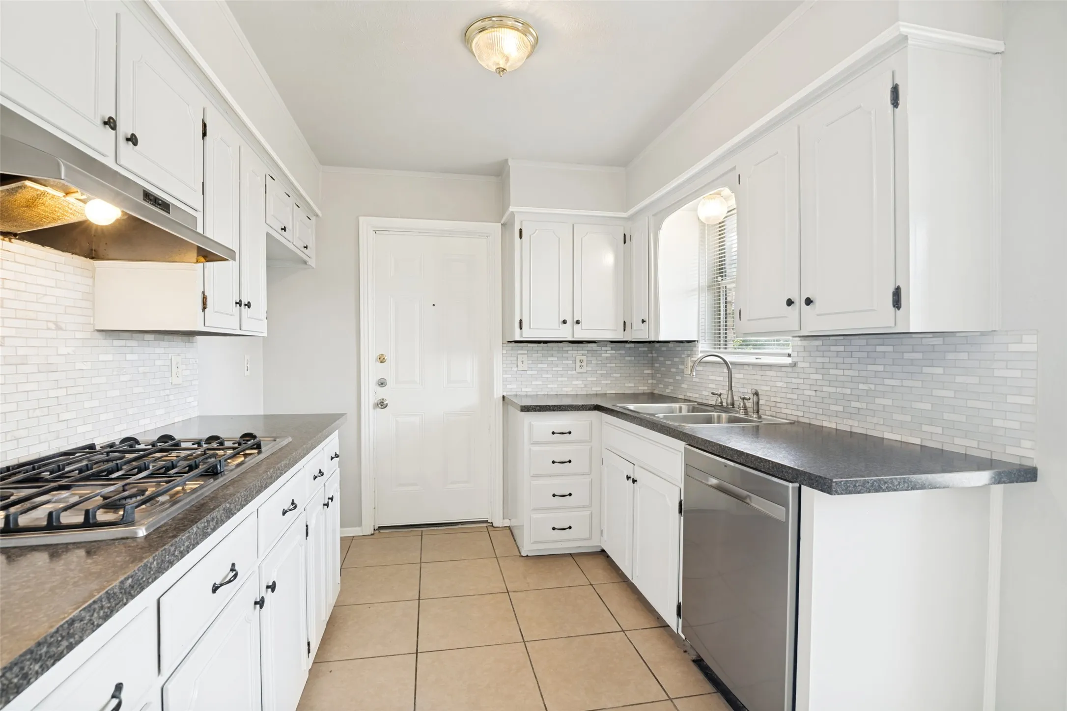 Single Family Residence For Sale in Dallas County , 1421 Mount Vernon Drive, Mesquite, Texas 75149, 3 Bedrooms, 2 Bathrooms, 2 Garage spaces, 1,733 Sqft, built in 1970, Price $285,000, mls#21305987, Real Estate Agent in Mesquite, Homes For Sale in Dallas county, Homes For Sale in Mesquite, Realtor in Mesquite Texas, Real Estate Brokerage Independent Realty Texas, Luminita Cordes Realtor