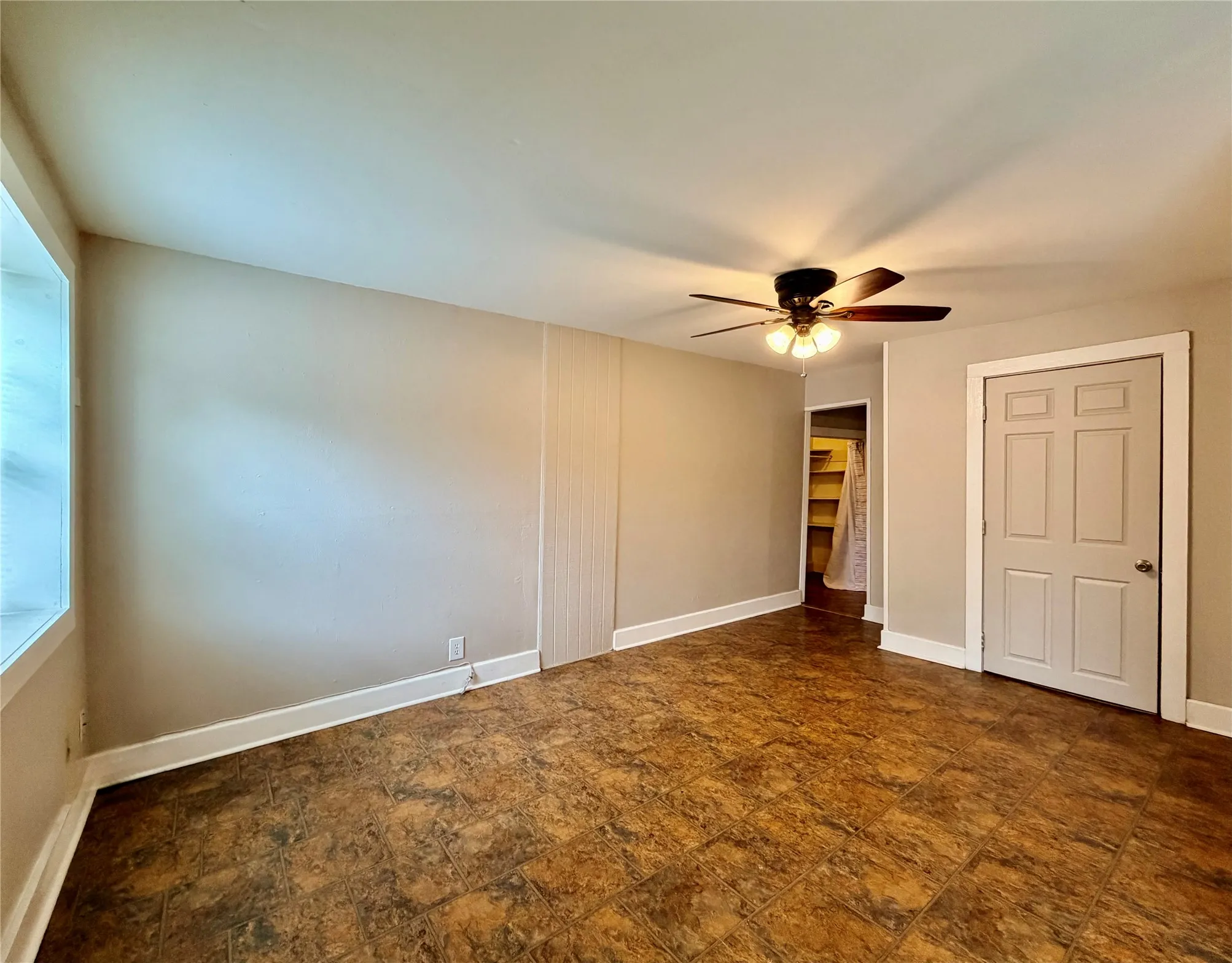 Apartment For Rent in Denton County , 1004 Gregg Street, Denton, Texas 76201, 1 Bedroom, 1 Bathroom, Garage spaces, 400 Sqft, built in 1950, mls#21299571, Real Estate Agent in Denton, Homes For Rent in Denton county, Homes For Rent in Denton, Realtor in Denton Texas, Real Estate Brokerage Independent Realty Texas, Luminita Cordes Realtor