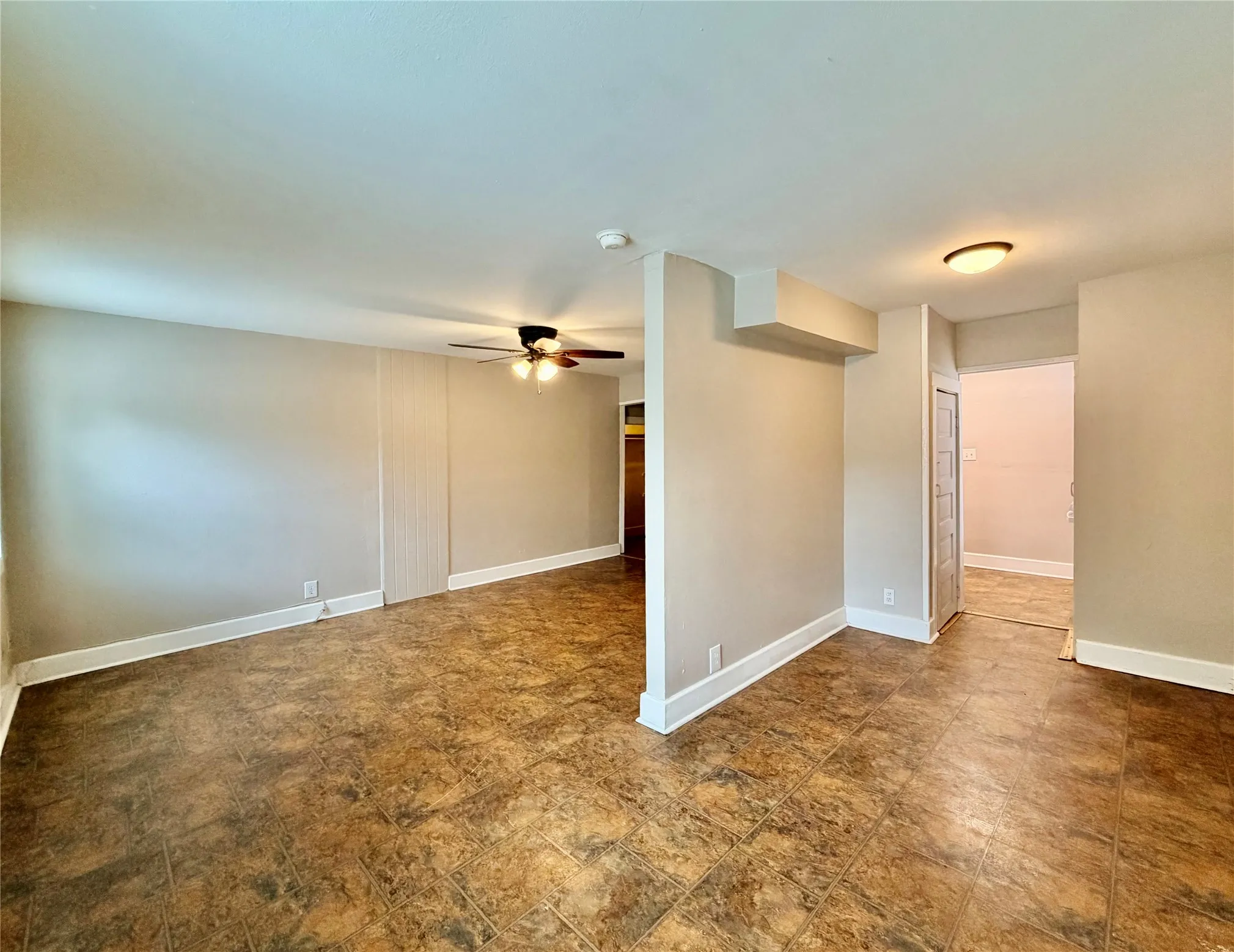 Apartment For Rent in Denton County , 1004 Gregg Street, Denton, Texas 76201, 1 Bedroom, 1 Bathroom, Garage spaces, 400 Sqft, built in 1950, mls#21299571, Real Estate Agent in Denton, Homes For Rent in Denton county, Homes For Rent in Denton, Realtor in Denton Texas, Real Estate Brokerage Independent Realty Texas, Luminita Cordes Realtor