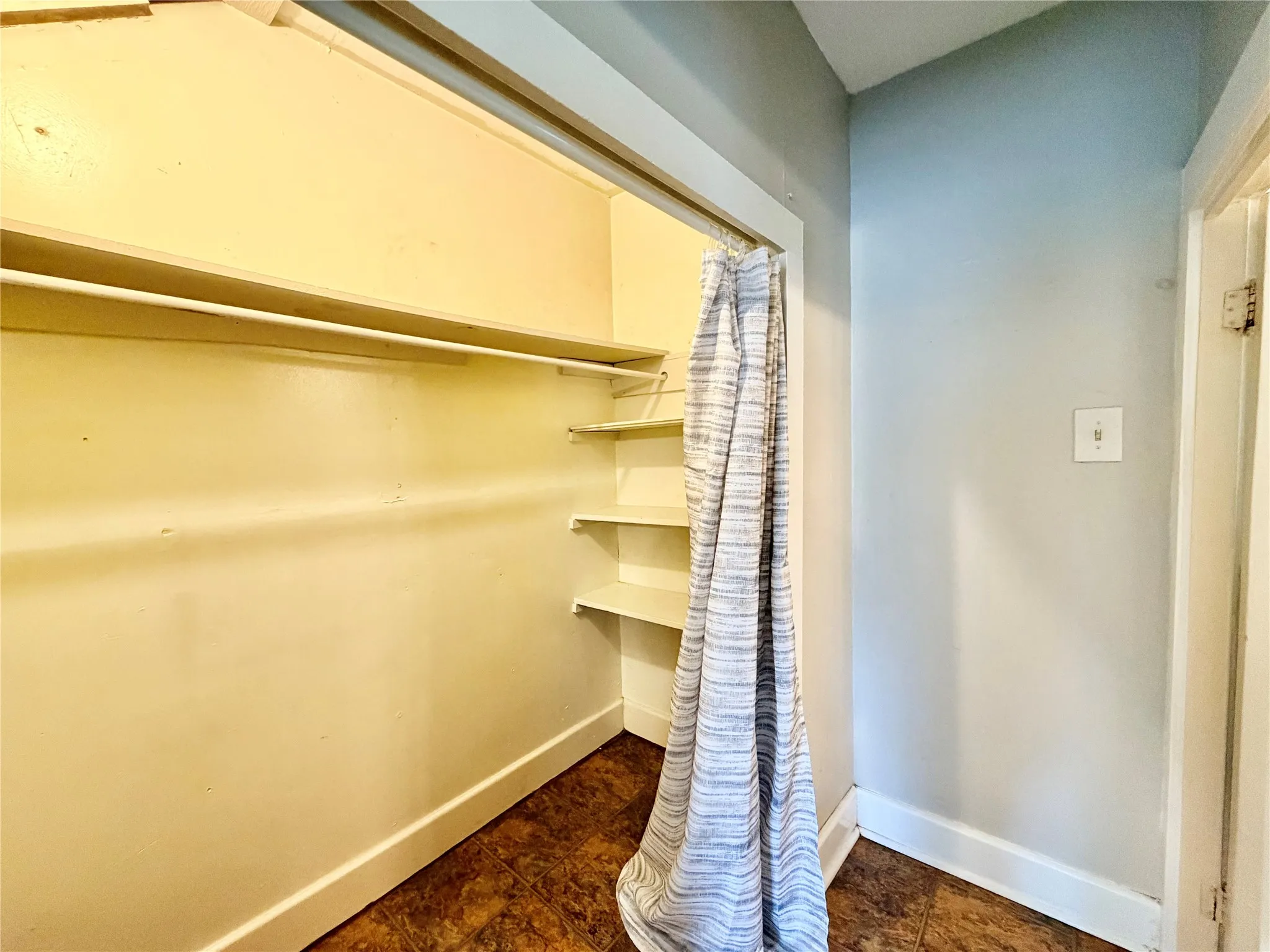 Apartment For Rent in Denton County , 1004 Gregg Street, Denton, Texas 76201, 1 Bedroom, 1 Bathroom, Garage spaces, 400 Sqft, built in 1950, mls#21299571, Real Estate Agent in Denton, Homes For Rent in Denton county, Homes For Rent in Denton, Realtor in Denton Texas, Real Estate Brokerage Independent Realty Texas, Luminita Cordes Realtor