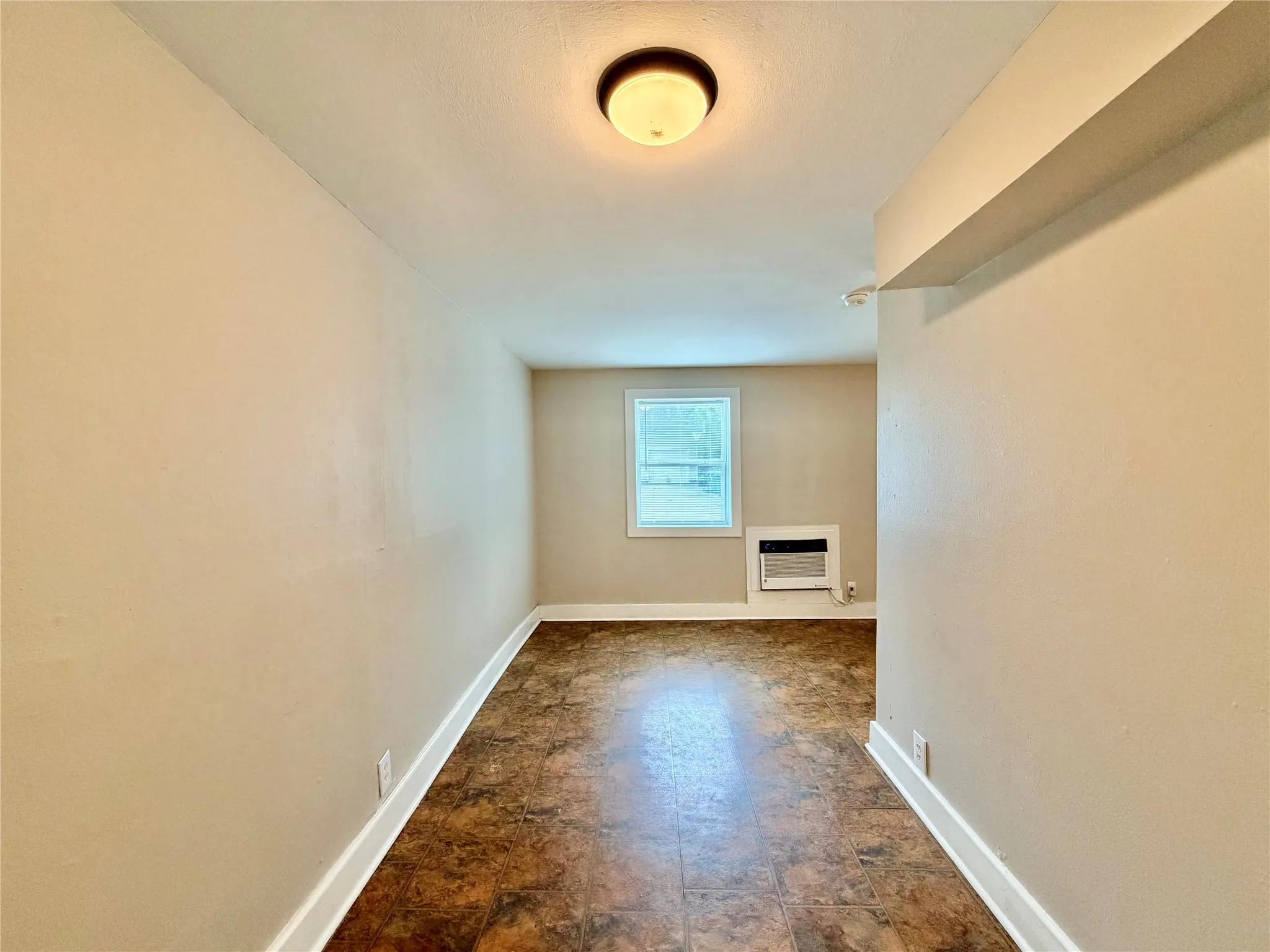 Apartment For Rent in Denton County , 1004 Gregg Street, Denton, Texas 76201, 1 Bedroom, 1 Bathroom, Garage spaces, 400 Sqft, built in 1950, mls#21299571, Real Estate Agent in Denton, Homes For Rent in Denton county, Homes For Rent in Denton, Realtor in Denton Texas, Real Estate Brokerage Independent Realty Texas, Luminita Cordes Realtor