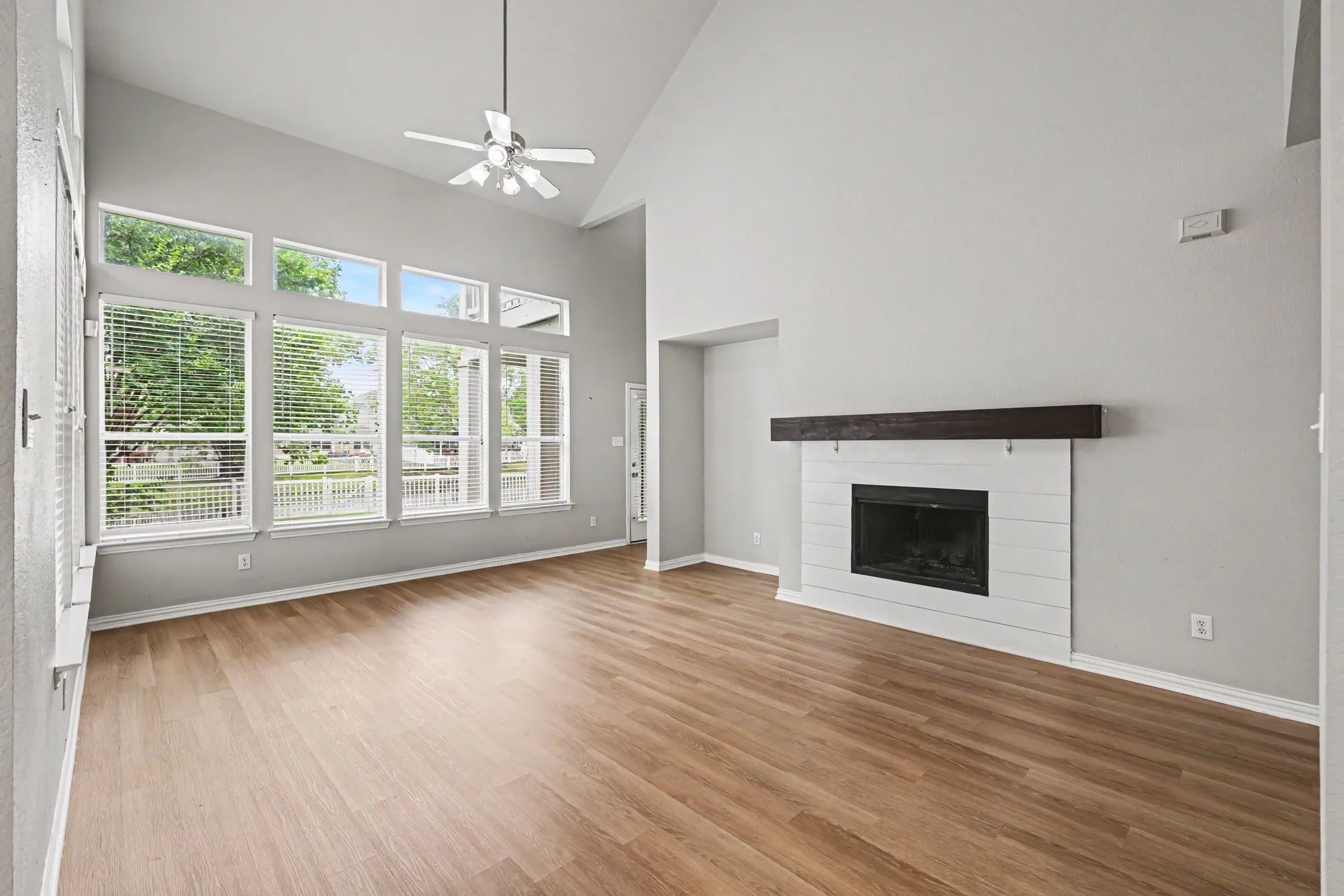 Single Family Residence For Sale in Denton County , 1430 Providence Boulevard, Providence Village, Texas 76227, 4 Bedroom, 3 Bathroom, 2 Garage spaces, 2,325 Sqft, built in 2004, mls#21304475, Real Estate Agent in Providence Village, Homes For Sale in Denton county, Homes For Sale in Providence Village, Realtor in Providence Village Texas, Real Estate Brokerage Independent Realty Texas, Luminita Cordes Realtor