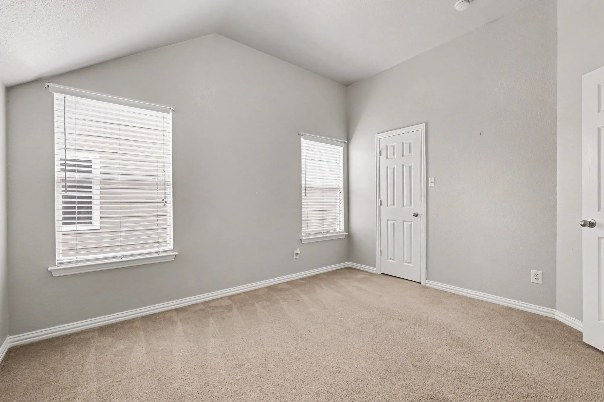 Single Family Residence For Sale in Denton County , 1430 Providence Boulevard, Providence Village, Texas 76227, 4 Bedroom, 3 Bathroom, 2 Garage spaces, 2,325 Sqft, built in 2004, mls#21304475, Real Estate Agent in Providence Village, Homes For Sale in Denton county, Homes For Sale in Providence Village, Realtor in Providence Village Texas, Real Estate Brokerage Independent Realty Texas, Luminita Cordes Realtor