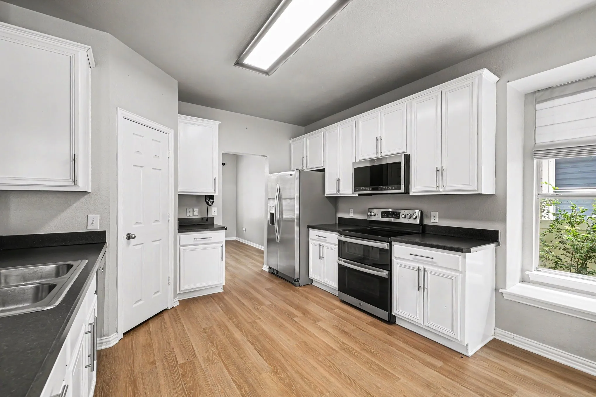 Single Family Residence For Sale in Denton County , 1430 Providence Boulevard, Providence Village, Texas 76227, 4 Bedroom, 3 Bathroom, 2 Garage spaces, 2,325 Sqft, built in 2004, mls#21304475, Real Estate Agent in Providence Village, Homes For Sale in Denton county, Homes For Sale in Providence Village, Realtor in Providence Village Texas, Real Estate Brokerage Independent Realty Texas, Luminita Cordes Realtor