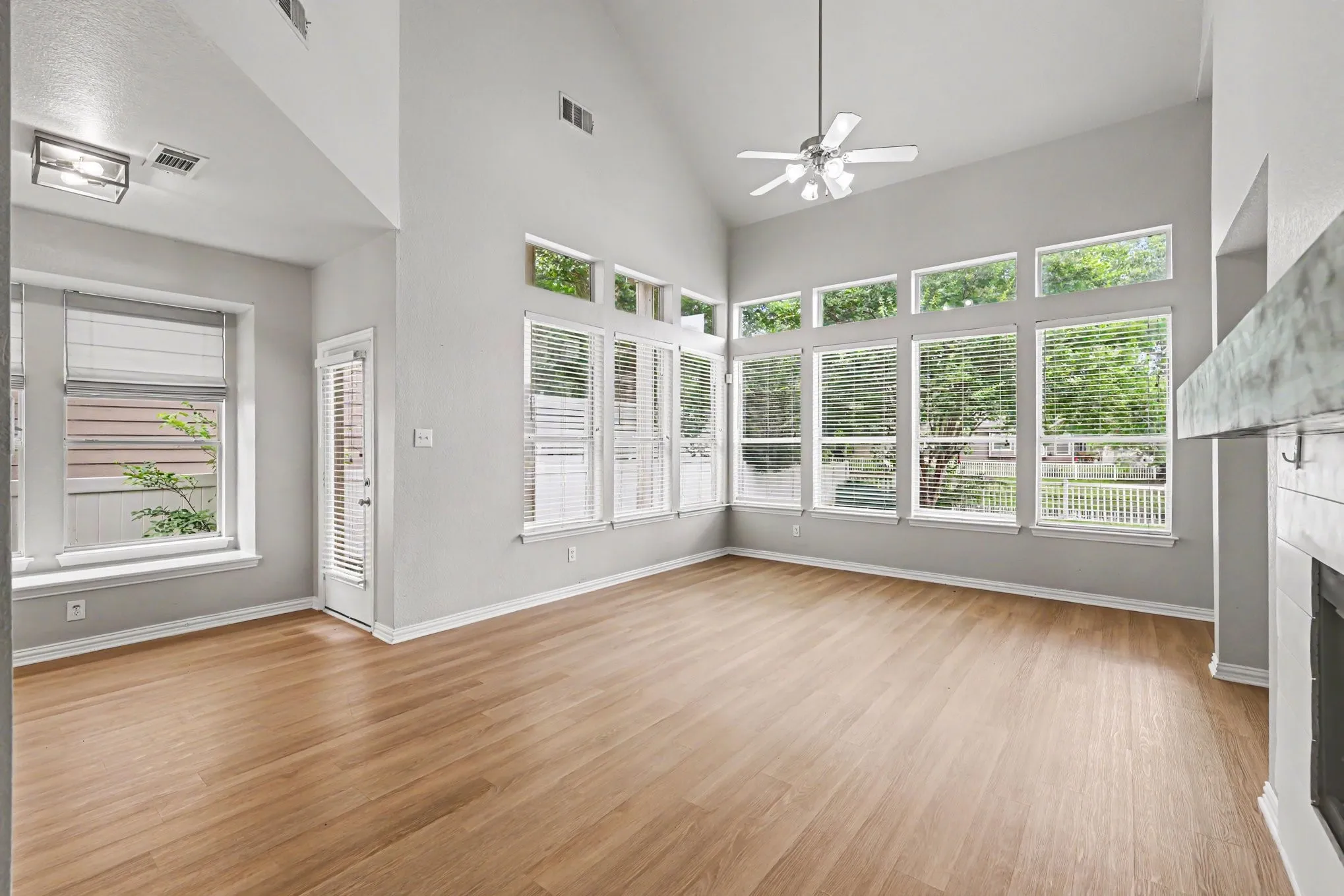 Single Family Residence For Sale in Denton County , 1430 Providence Boulevard, Providence Village, Texas 76227, 4 Bedroom, 3 Bathroom, 2 Garage spaces, 2,325 Sqft, built in 2004, mls#21304475, Real Estate Agent in Providence Village, Homes For Sale in Denton county, Homes For Sale in Providence Village, Realtor in Providence Village Texas, Real Estate Brokerage Independent Realty Texas, Luminita Cordes Realtor