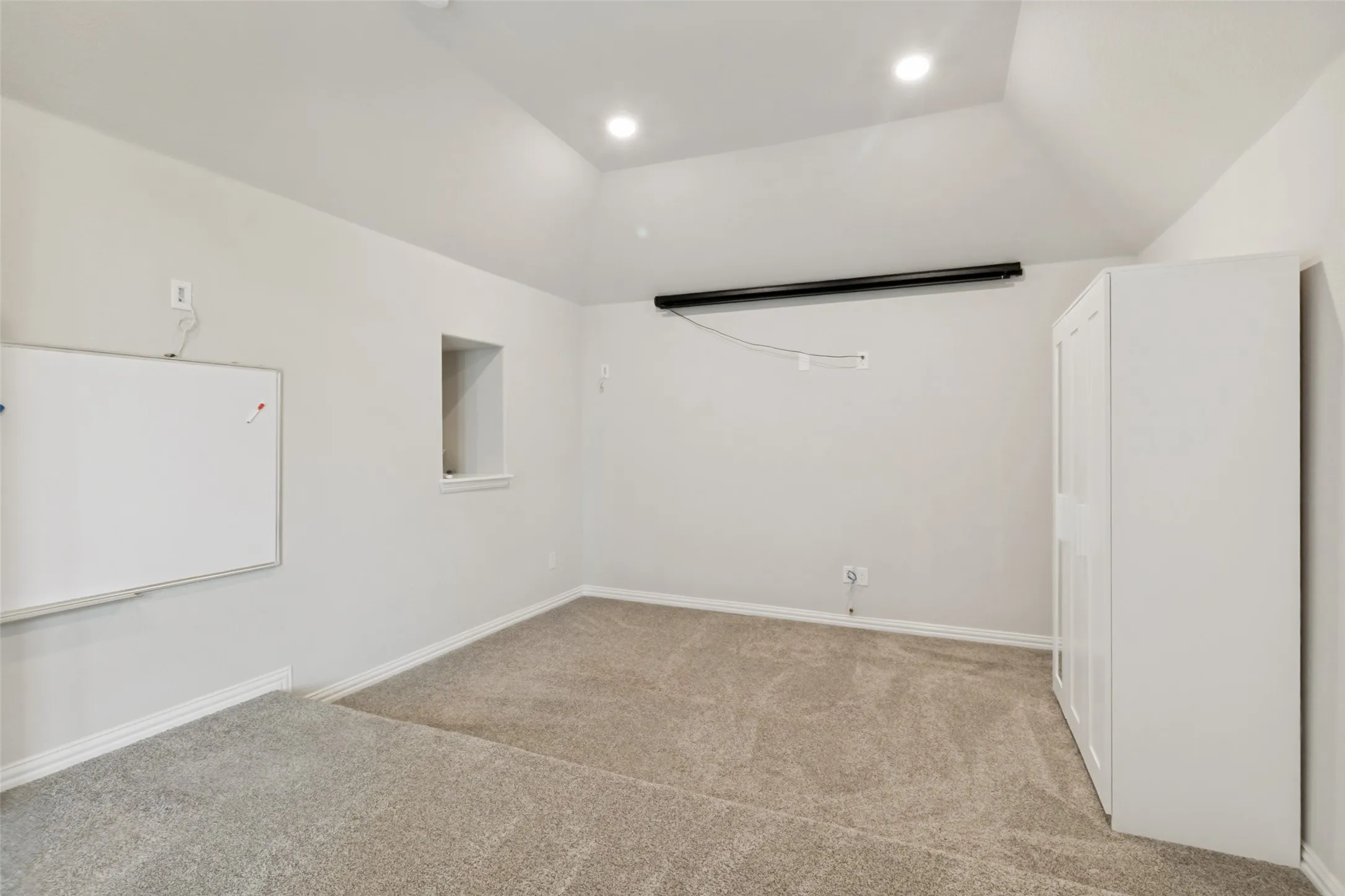 Single Family Residence For Sale in Collin County , 17614 Lily Court, Dallas, Texas 75252, 5 Bedroom, 4 Bathroom, 2 Garage spaces, 3,516 Sqft, built in 2018, mls#21305898, Real Estate Agent in Dallas, Homes For Sale in Collin county, Homes For Sale in Dallas, Realtor in Dallas Texas, Real Estate Brokerage Independent Realty Texas, Luminita Cordes Realtor