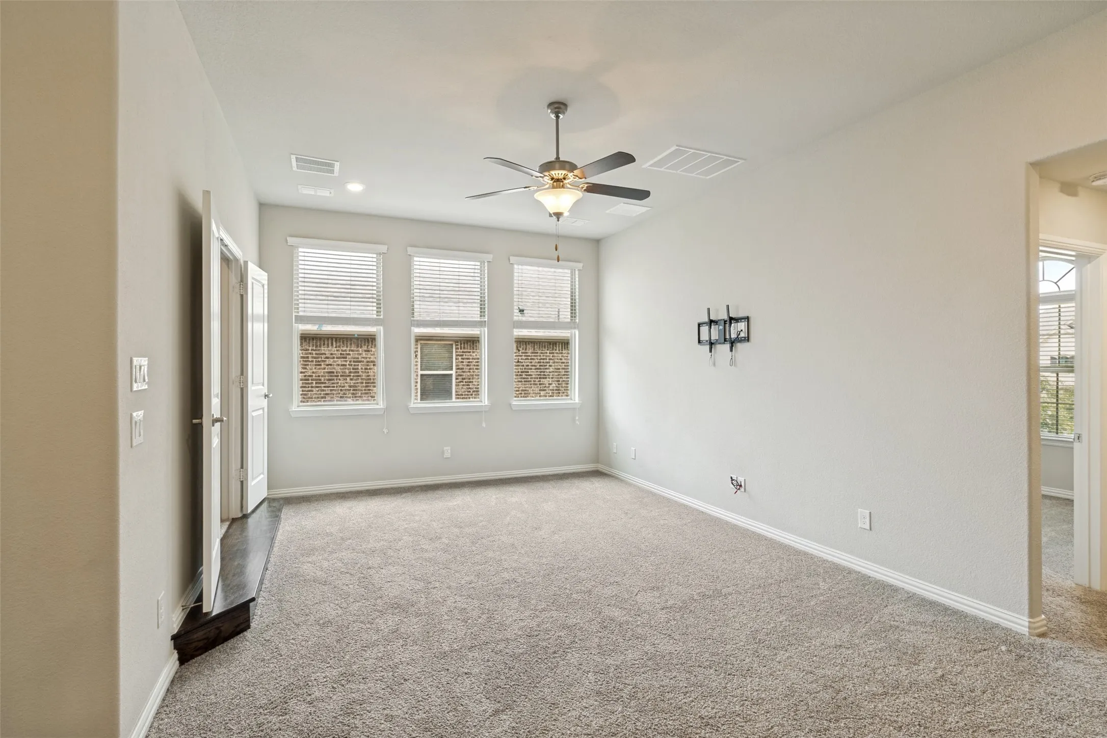 Single Family Residence For Sale in Collin County , 17614 Lily Court, Dallas, Texas 75252, 5 Bedroom, 4 Bathroom, 2 Garage spaces, 3,516 Sqft, built in 2018, mls#21305898, Real Estate Agent in Dallas, Homes For Sale in Collin county, Homes For Sale in Dallas, Realtor in Dallas Texas, Real Estate Brokerage Independent Realty Texas, Luminita Cordes Realtor