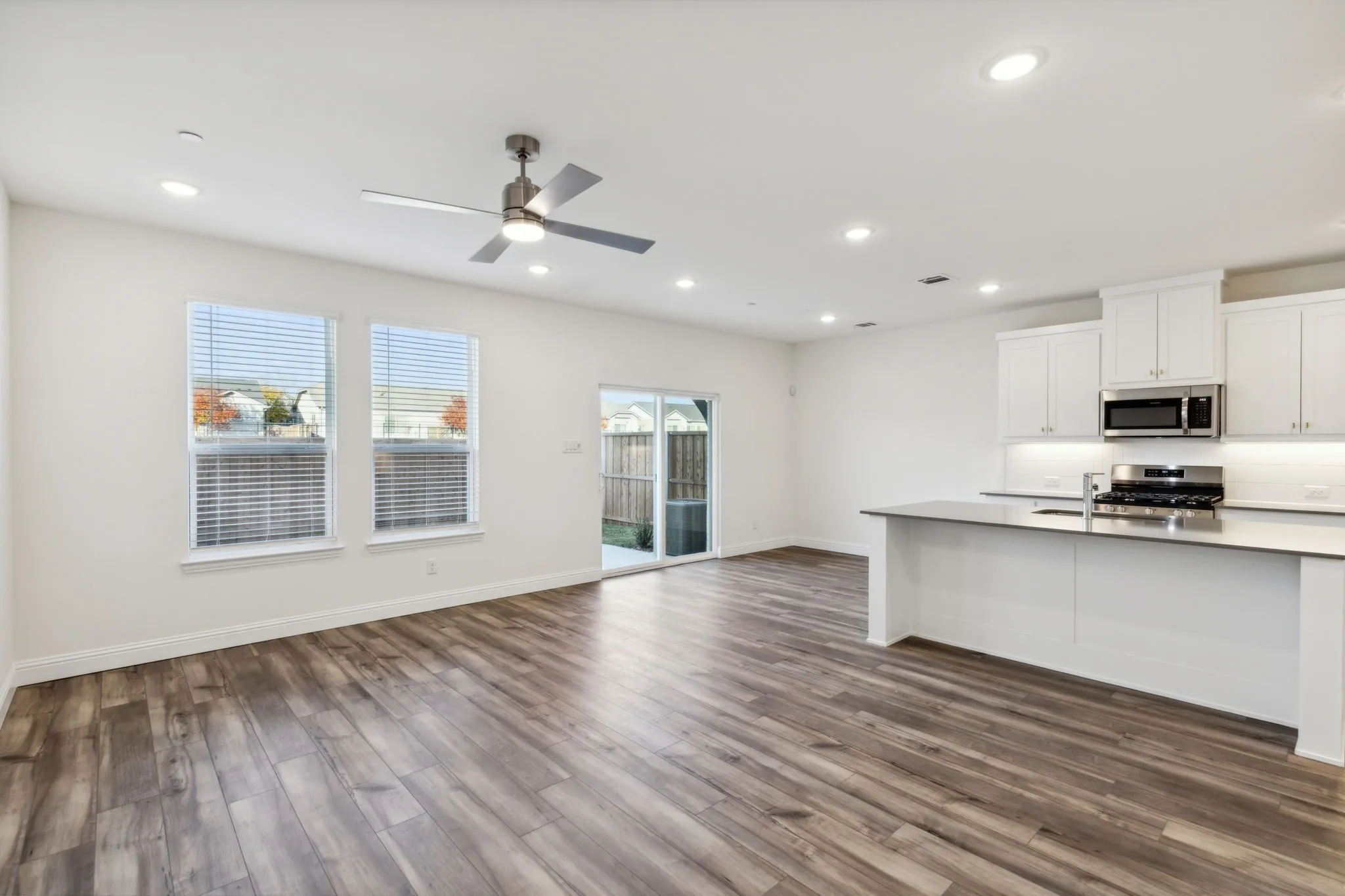Townhouse For Rent in Dallas County , 3765 Pierce Lane, Grand Prairie, Texas 75052, 3 Bedroom, 3 Bathroom, 2 Garage spaces, 1,822 Sqft, built in 2024, mls#21305998, Real Estate Agent in Grand Prairie, Homes For Rent in Dallas county, Homes For Rent in Grand Prairie, Realtor in Grand Prairie Texas, Real Estate Brokerage Independent Realty Texas, Luminita Cordes Realtor