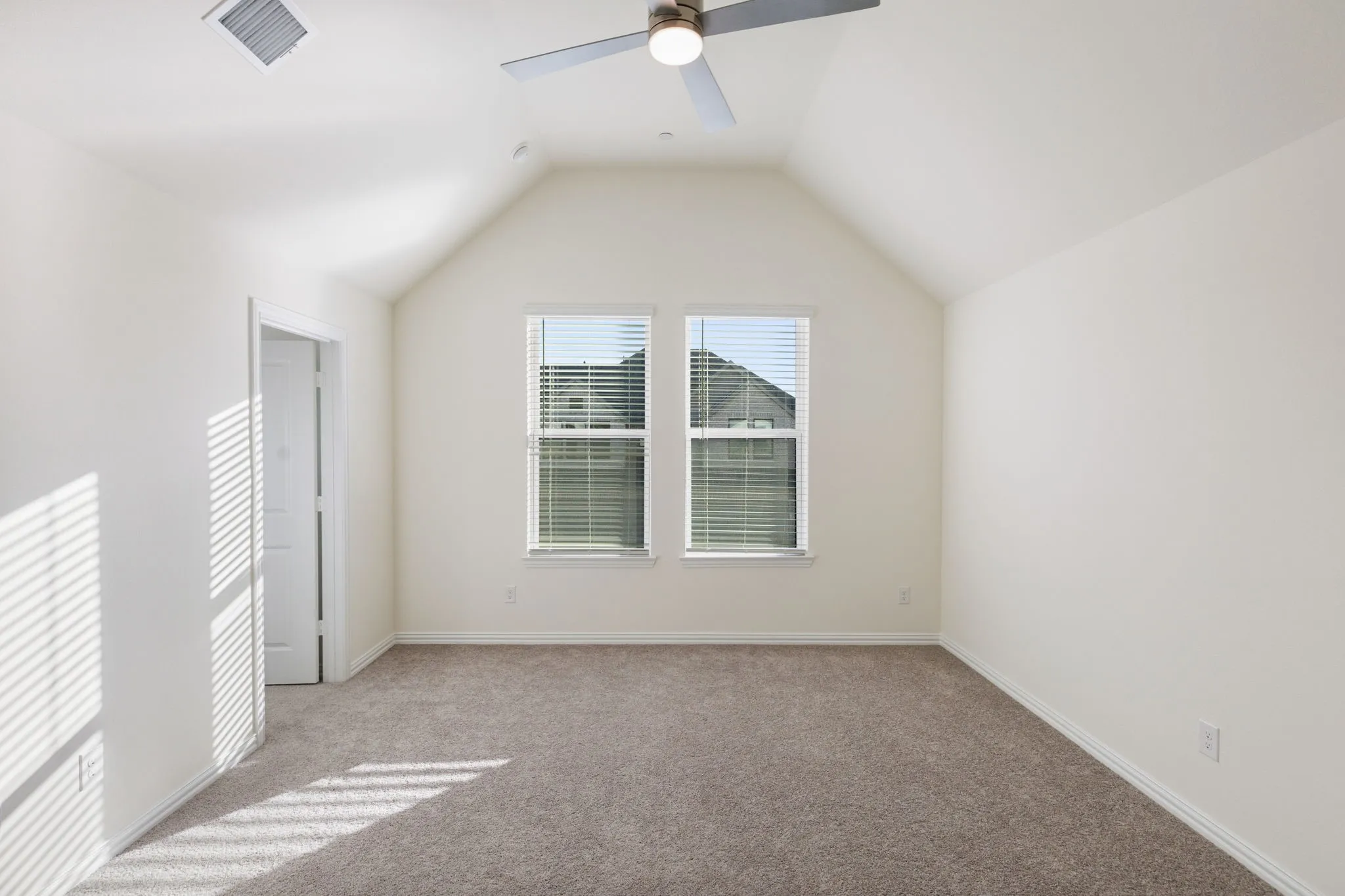 Townhouse For Rent in Dallas County , 3765 Pierce Lane, Grand Prairie, Texas 75052, 3 Bedroom, 3 Bathroom, 2 Garage spaces, 1,822 Sqft, built in 2024, mls#21305998, Real Estate Agent in Grand Prairie, Homes For Rent in Dallas county, Homes For Rent in Grand Prairie, Realtor in Grand Prairie Texas, Real Estate Brokerage Independent Realty Texas, Luminita Cordes Realtor
