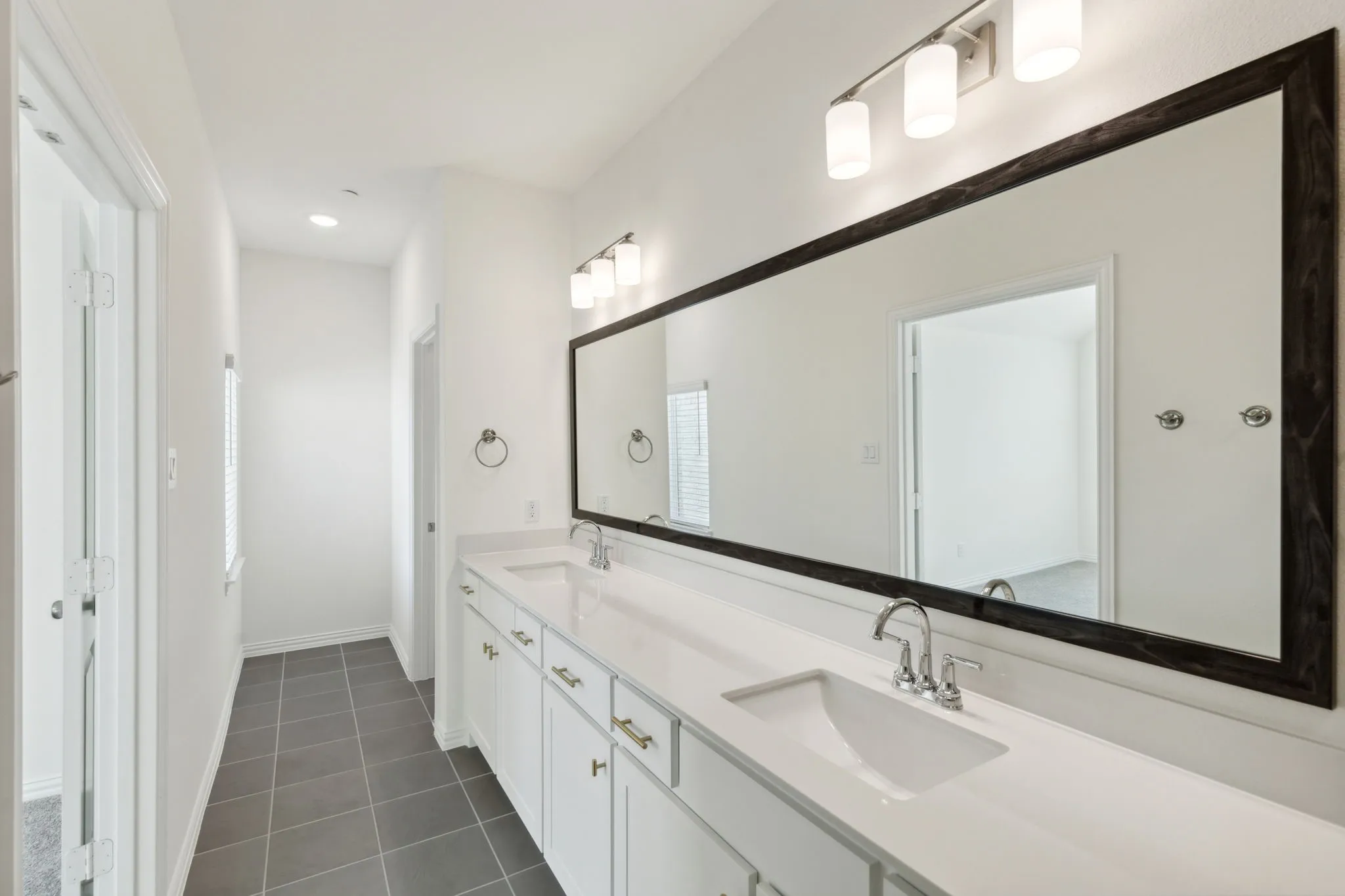 Townhouse For Rent in Dallas County , 3765 Pierce Lane, Grand Prairie, Texas 75052, 3 Bedroom, 3 Bathroom, 2 Garage spaces, 1,822 Sqft, built in 2024, mls#21305998, Real Estate Agent in Grand Prairie, Homes For Rent in Dallas county, Homes For Rent in Grand Prairie, Realtor in Grand Prairie Texas, Real Estate Brokerage Independent Realty Texas, Luminita Cordes Realtor