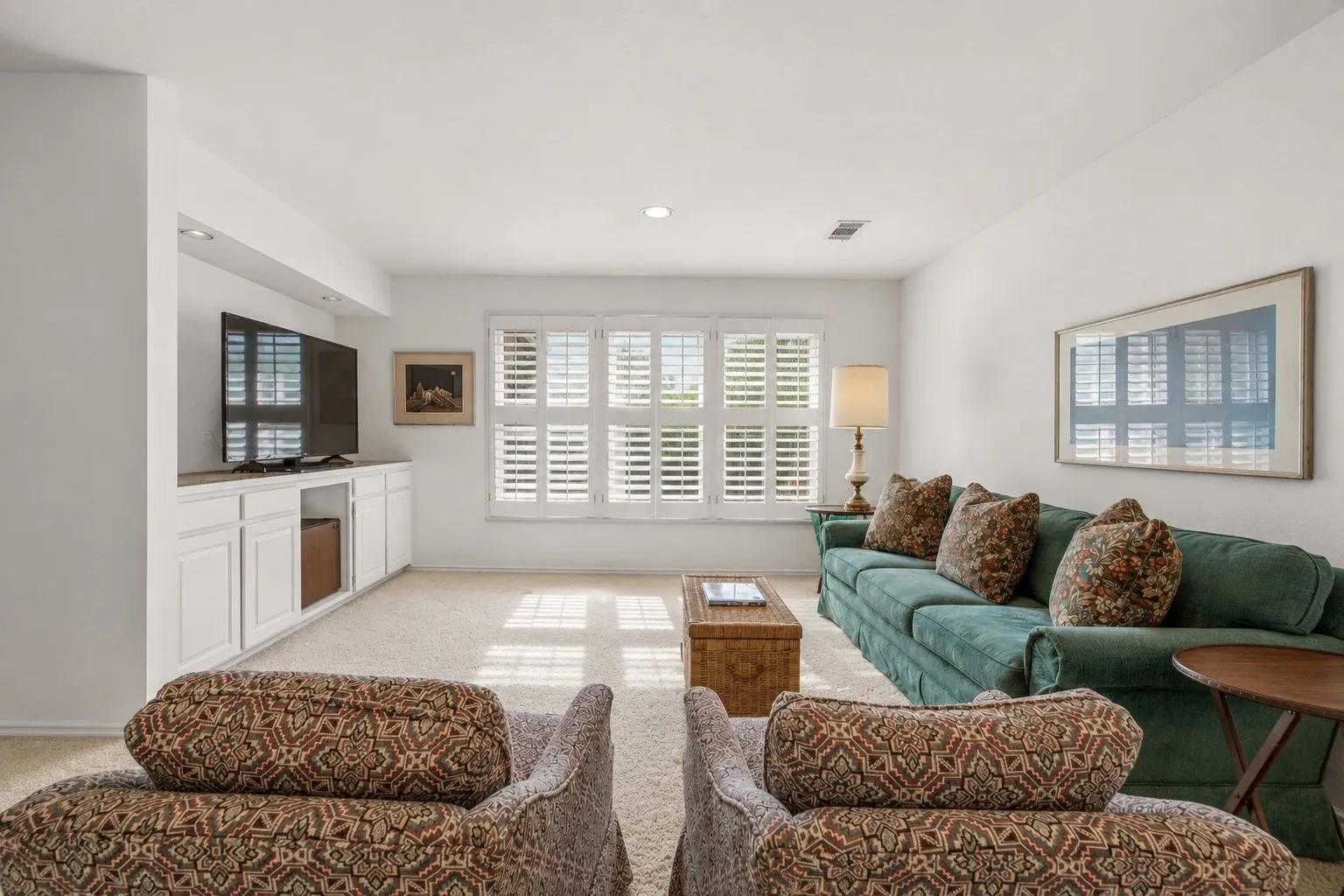 Single Family Residence For Sale in Tarrant County , 4000 W 5th Street, Fort Worth, Texas 76107, 3 Bedroom, 5 Bathroom, 2 Garage spaces, 3,696 Sqft, built in 1986, mls#21302037, Real Estate Agent in Fort Worth, Homes For Sale in Tarrant county, Homes For Sale in Fort Worth, Realtor in Fort Worth Texas, Real Estate Brokerage Independent Realty Texas, Luminita Cordes Realtor