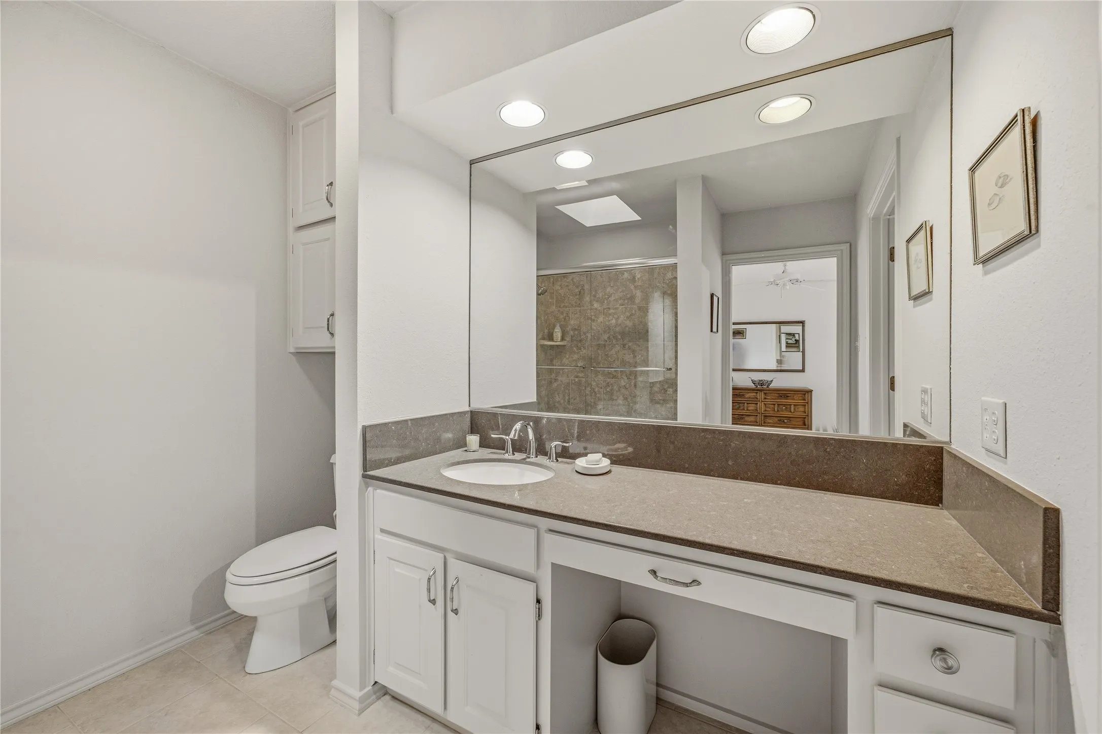Single Family Residence For Sale in Tarrant County , 4000 W 5th Street, Fort Worth, Texas 76107, 3 Bedroom, 5 Bathroom, 2 Garage spaces, 3,696 Sqft, built in 1986, mls#21302037, Real Estate Agent in Fort Worth, Homes For Sale in Tarrant county, Homes For Sale in Fort Worth, Realtor in Fort Worth Texas, Real Estate Brokerage Independent Realty Texas, Luminita Cordes Realtor