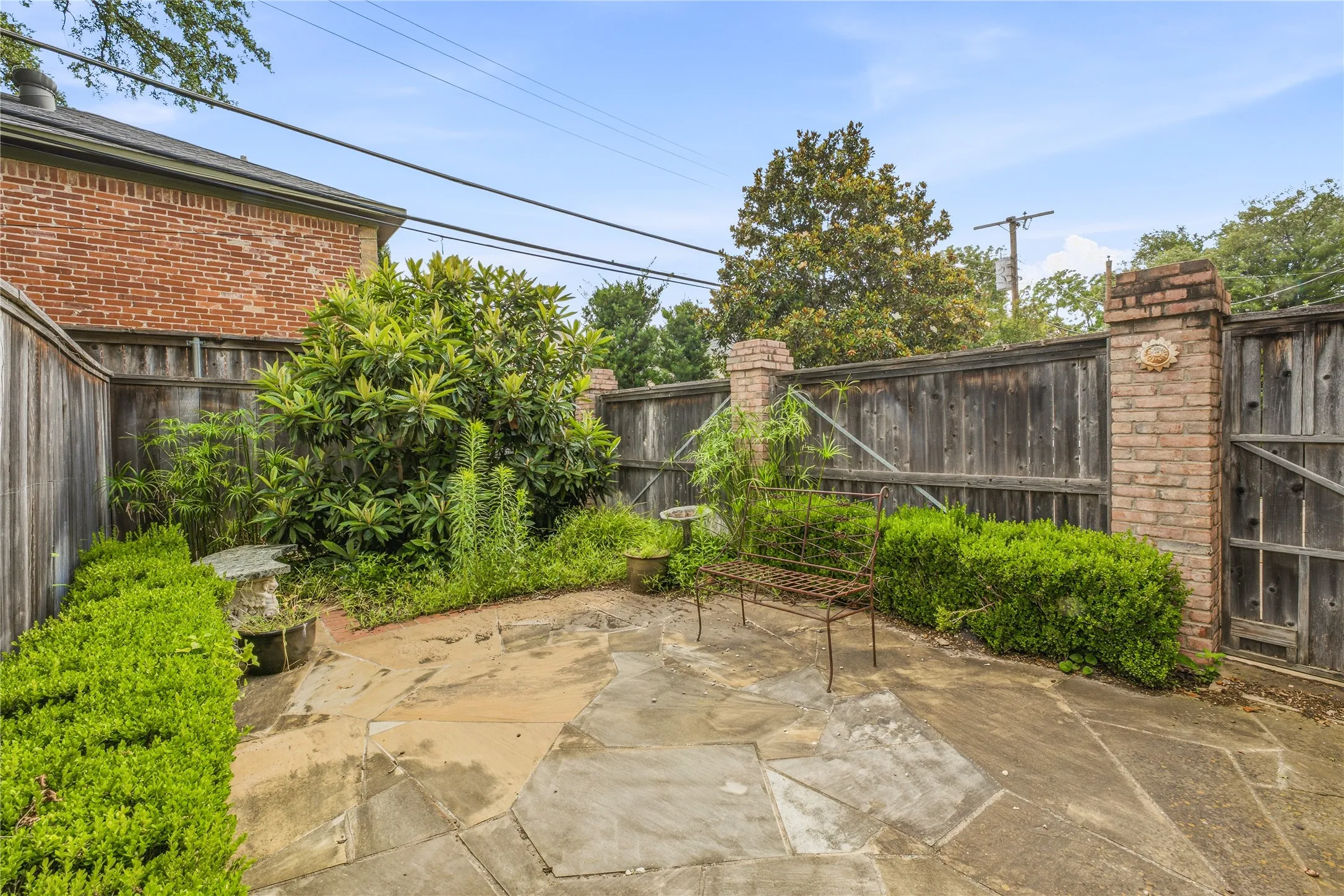 Single Family Residence For Sale in Tarrant County , 4000 W 5th Street, Fort Worth, Texas 76107, 3 Bedroom, 5 Bathroom, 2 Garage spaces, 3,696 Sqft, built in 1986, mls#21302037, Real Estate Agent in Fort Worth, Homes For Sale in Tarrant county, Homes For Sale in Fort Worth, Realtor in Fort Worth Texas, Real Estate Brokerage Independent Realty Texas, Luminita Cordes Realtor