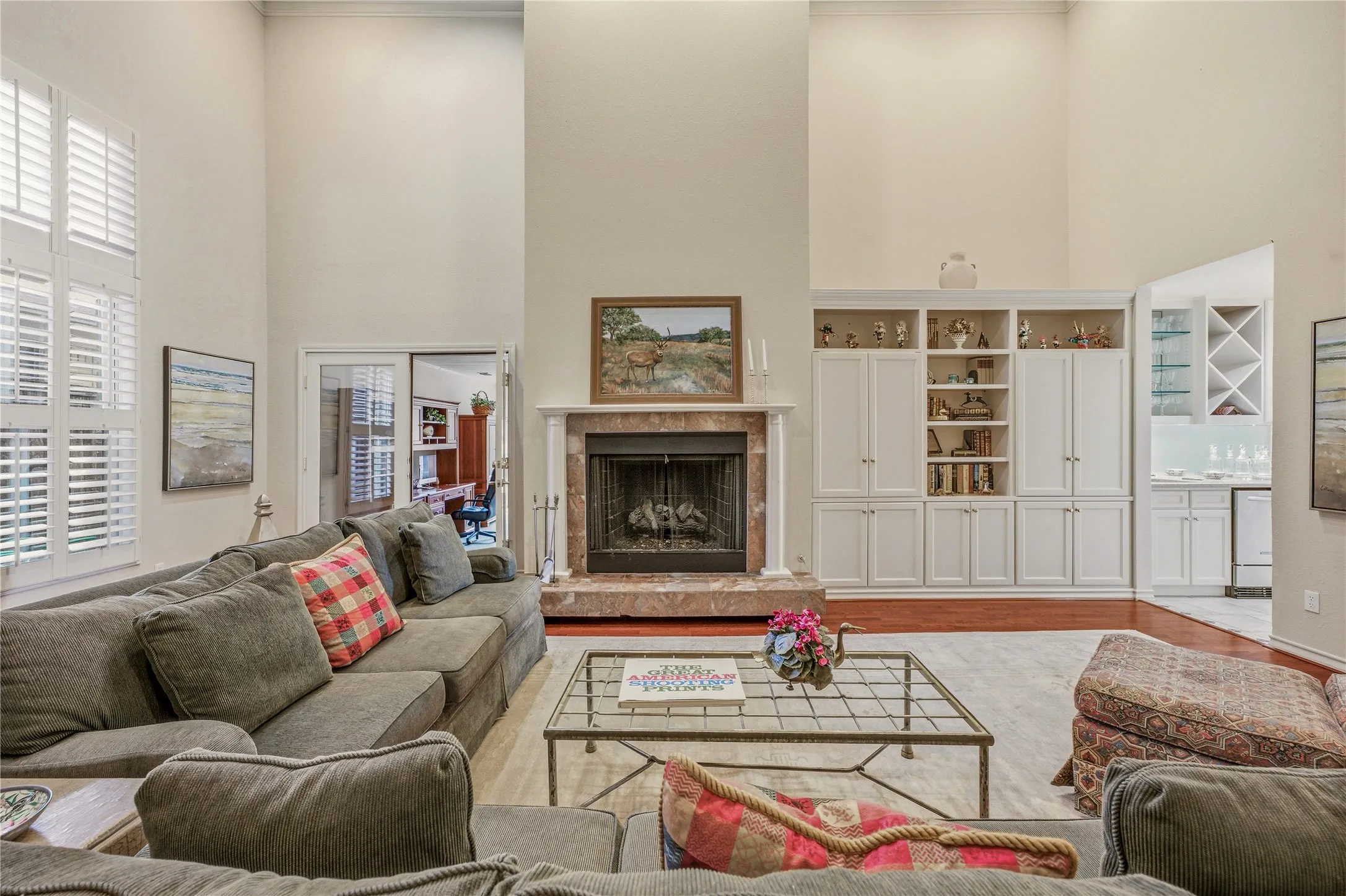 Single Family Residence For Sale in Tarrant County , 4000 W 5th Street, Fort Worth, Texas 76107, 3 Bedroom, 5 Bathroom, 2 Garage spaces, 3,696 Sqft, built in 1986, mls#21302037, Real Estate Agent in Fort Worth, Homes For Sale in Tarrant county, Homes For Sale in Fort Worth, Realtor in Fort Worth Texas, Real Estate Brokerage Independent Realty Texas, Luminita Cordes Realtor