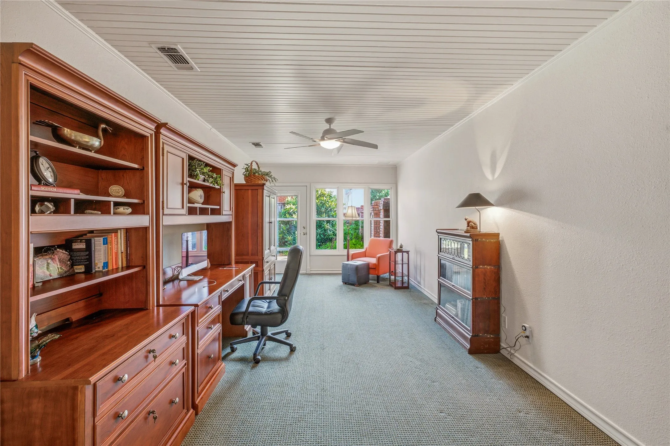 Single Family Residence For Sale in Tarrant County , 4000 W 5th Street, Fort Worth, Texas 76107, 3 Bedroom, 5 Bathroom, 2 Garage spaces, 3,696 Sqft, built in 1986, mls#21302037, Real Estate Agent in Fort Worth, Homes For Sale in Tarrant county, Homes For Sale in Fort Worth, Realtor in Fort Worth Texas, Real Estate Brokerage Independent Realty Texas, Luminita Cordes Realtor