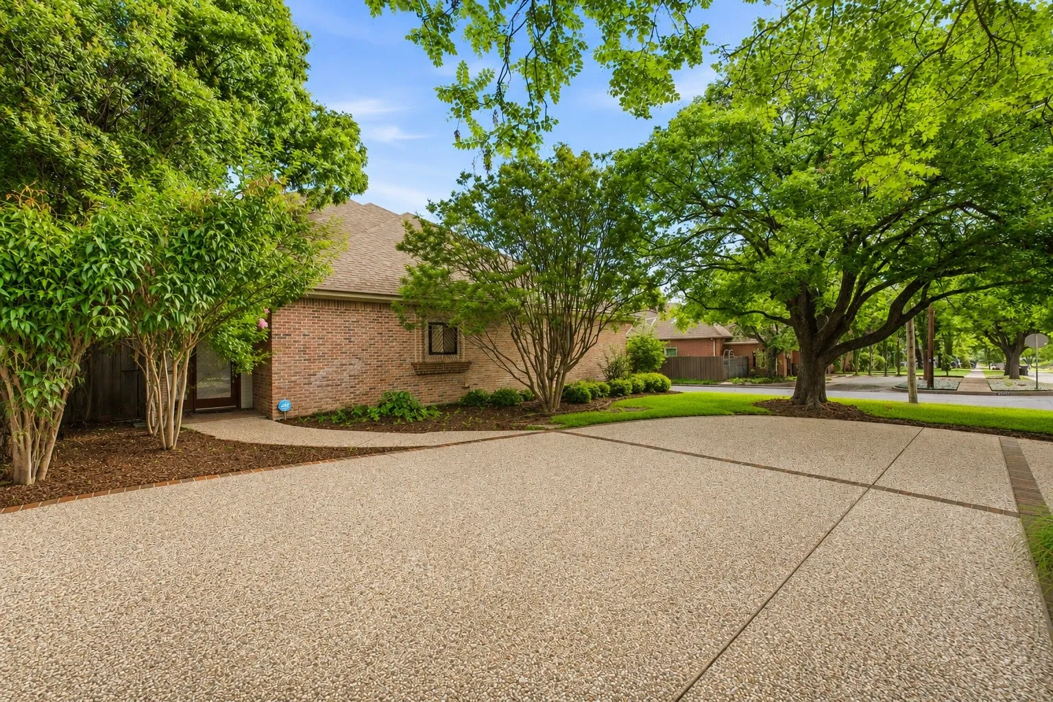 Single Family Residence For Sale in Tarrant County , 4000 W 5th Street, Fort Worth, Texas 76107, 3 Bedroom, 5 Bathroom, 2 Garage spaces, 3,696 Sqft, built in 1986, mls#21302037, Real Estate Agent in Fort Worth, Homes For Sale in Tarrant county, Homes For Sale in Fort Worth, Realtor in Fort Worth Texas, Real Estate Brokerage Independent Realty Texas, Luminita Cordes Realtor