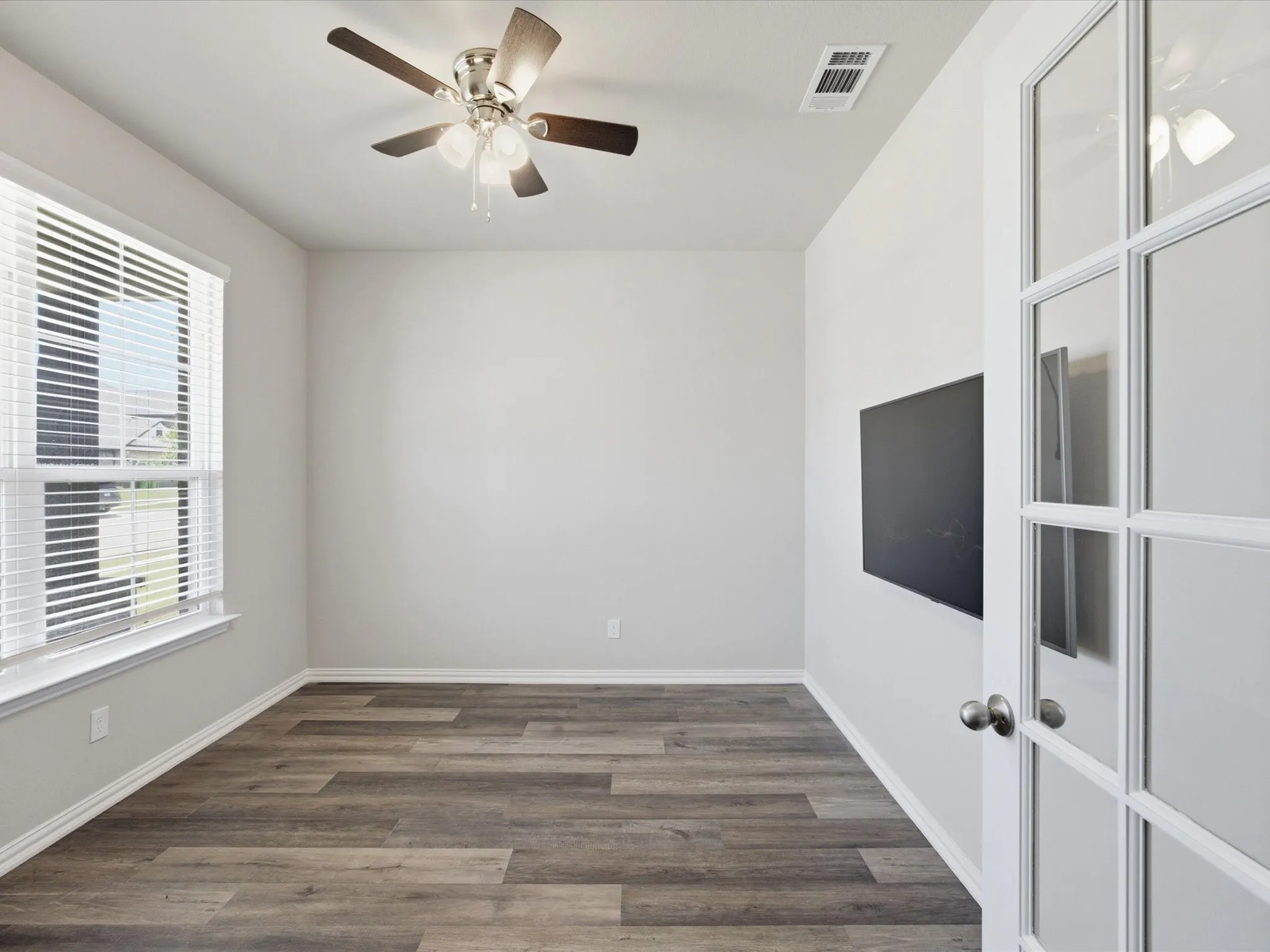 Single Family Residence For Sale in Parker County , 812 Taliaferro Trail, Springtown, Texas 76082, 4 Bedroom, 3 Bathroom, 2 Garage spaces, 2,675 Sqft, built in 2023, mls#21306052, Real Estate Agent in Springtown, Homes For Sale in Parker county, Homes For Sale in Springtown, Realtor in Springtown Texas, Real Estate Brokerage Independent Realty Texas, Luminita Cordes Realtor