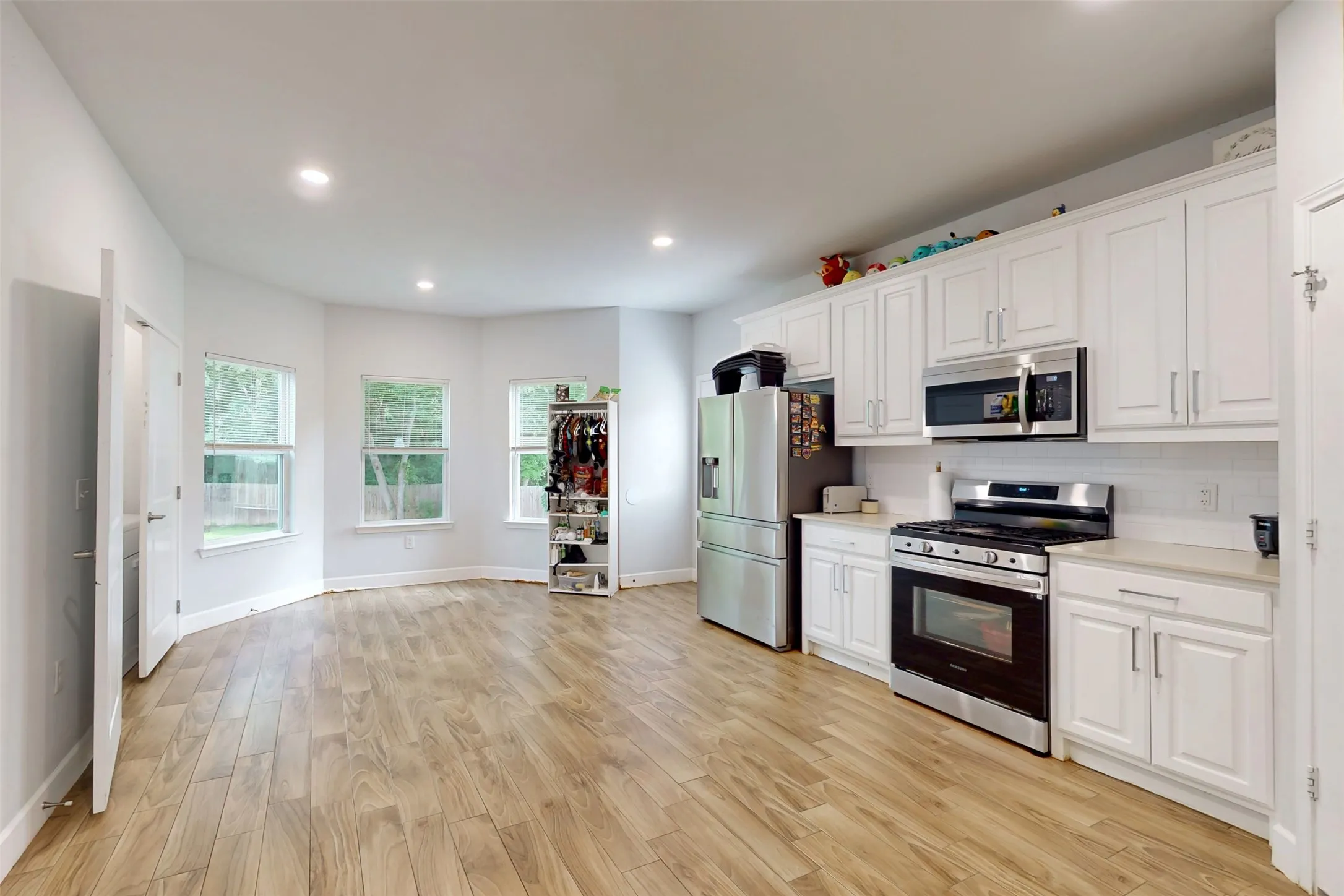 Single Family Residence For Sale in Dallas County , 2763 Prosperity Avenue, Dallas, Texas 75216, 3 Bedroom, 2 Bathroom, 2 Garage spaces, 1,476 Sqft, built in 2021, mls#21295138, Real Estate Agent in Dallas, Homes For Sale in Dallas county, Homes For Sale in Dallas, Realtor in Dallas Texas, Real Estate Brokerage Independent Realty Texas, Luminita Cordes Realtor