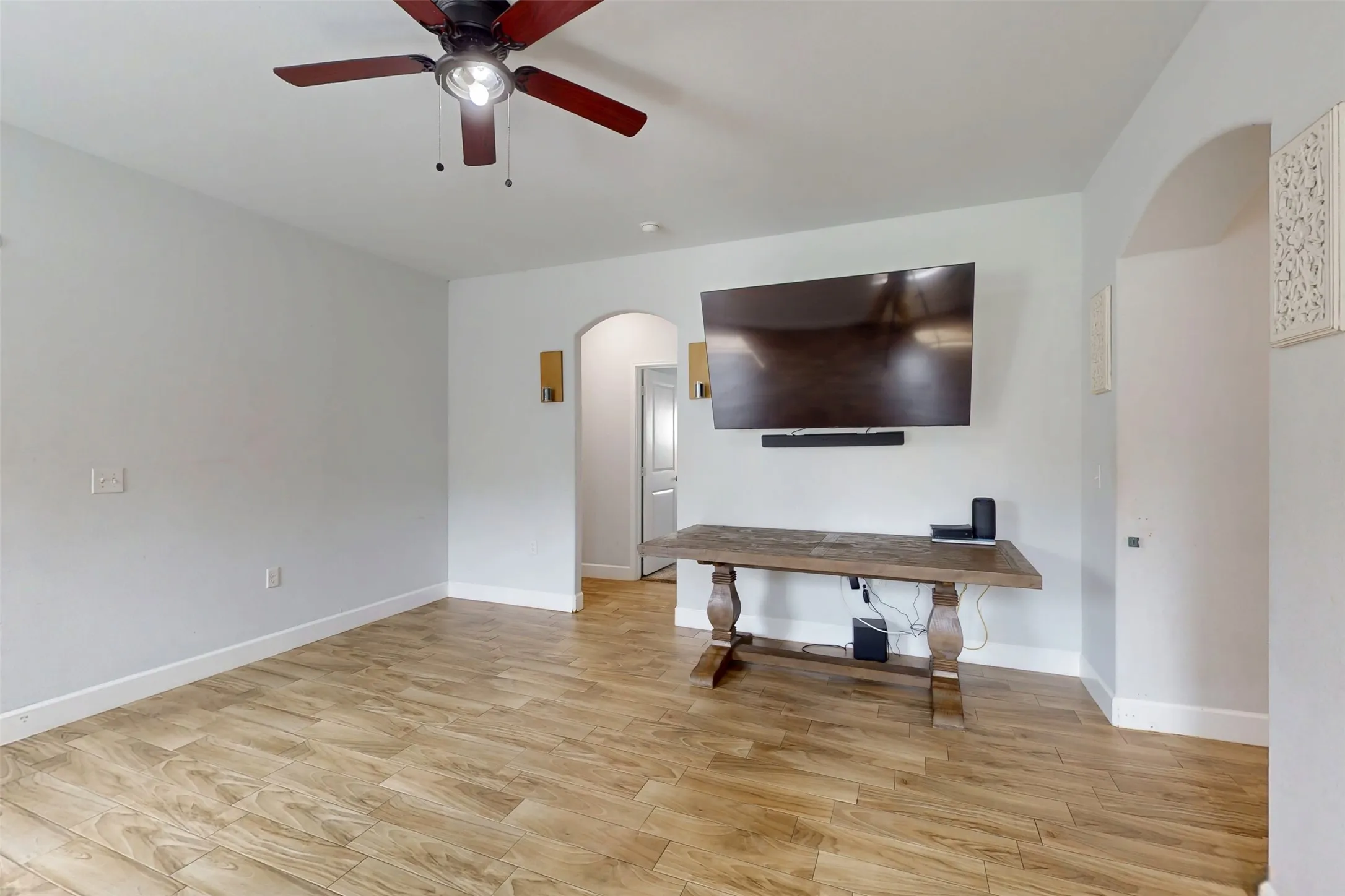 Single Family Residence For Sale in Dallas County , 2763 Prosperity Avenue, Dallas, Texas 75216, 3 Bedroom, 2 Bathroom, 2 Garage spaces, 1,476 Sqft, built in 2021, mls#21295138, Real Estate Agent in Dallas, Homes For Sale in Dallas county, Homes For Sale in Dallas, Realtor in Dallas Texas, Real Estate Brokerage Independent Realty Texas, Luminita Cordes Realtor