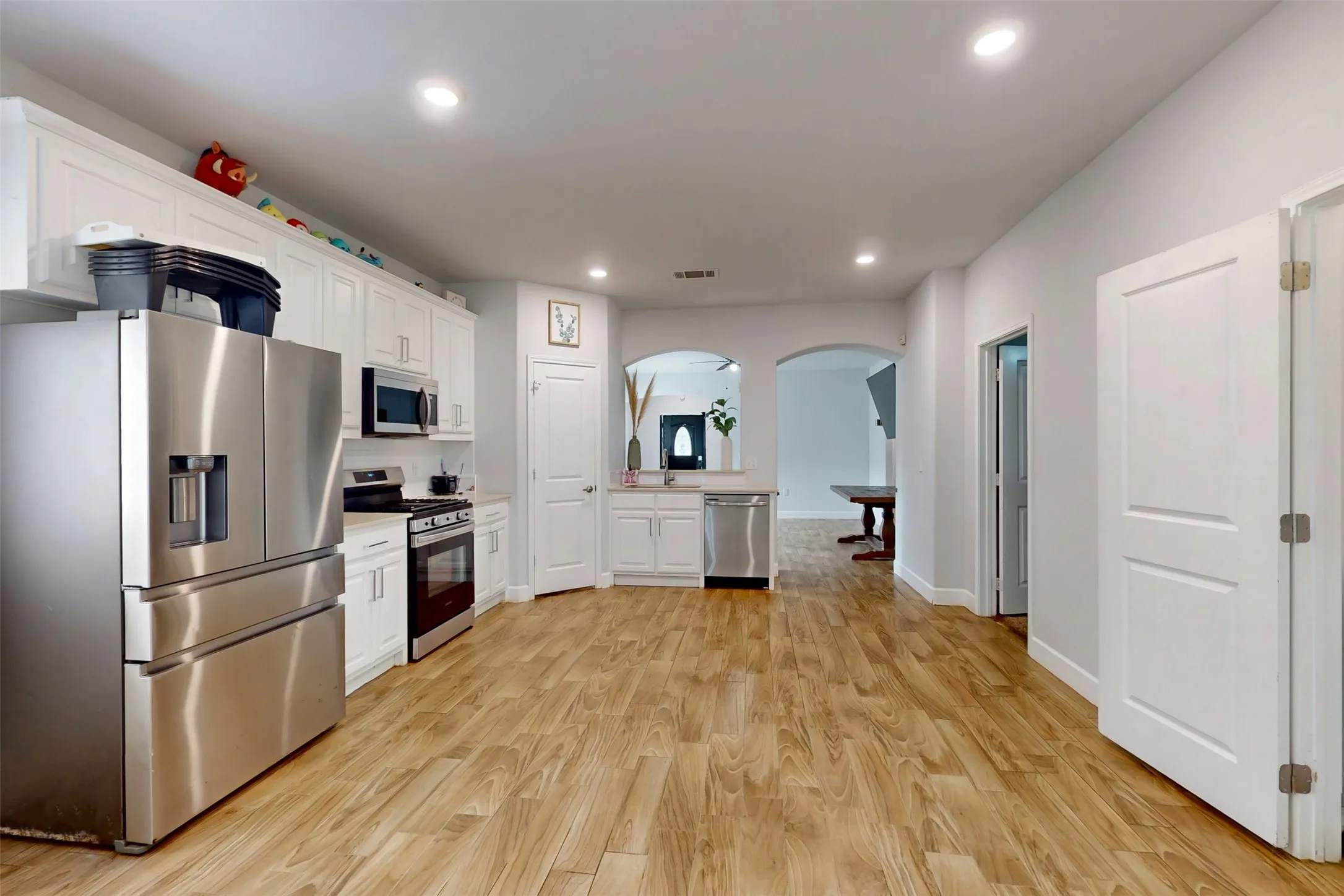 Single Family Residence For Sale in Dallas County , 2763 Prosperity Avenue, Dallas, Texas 75216, 3 Bedroom, 2 Bathroom, 2 Garage spaces, 1,476 Sqft, built in 2021, mls#21295138, Real Estate Agent in Dallas, Homes For Sale in Dallas county, Homes For Sale in Dallas, Realtor in Dallas Texas, Real Estate Brokerage Independent Realty Texas, Luminita Cordes Realtor