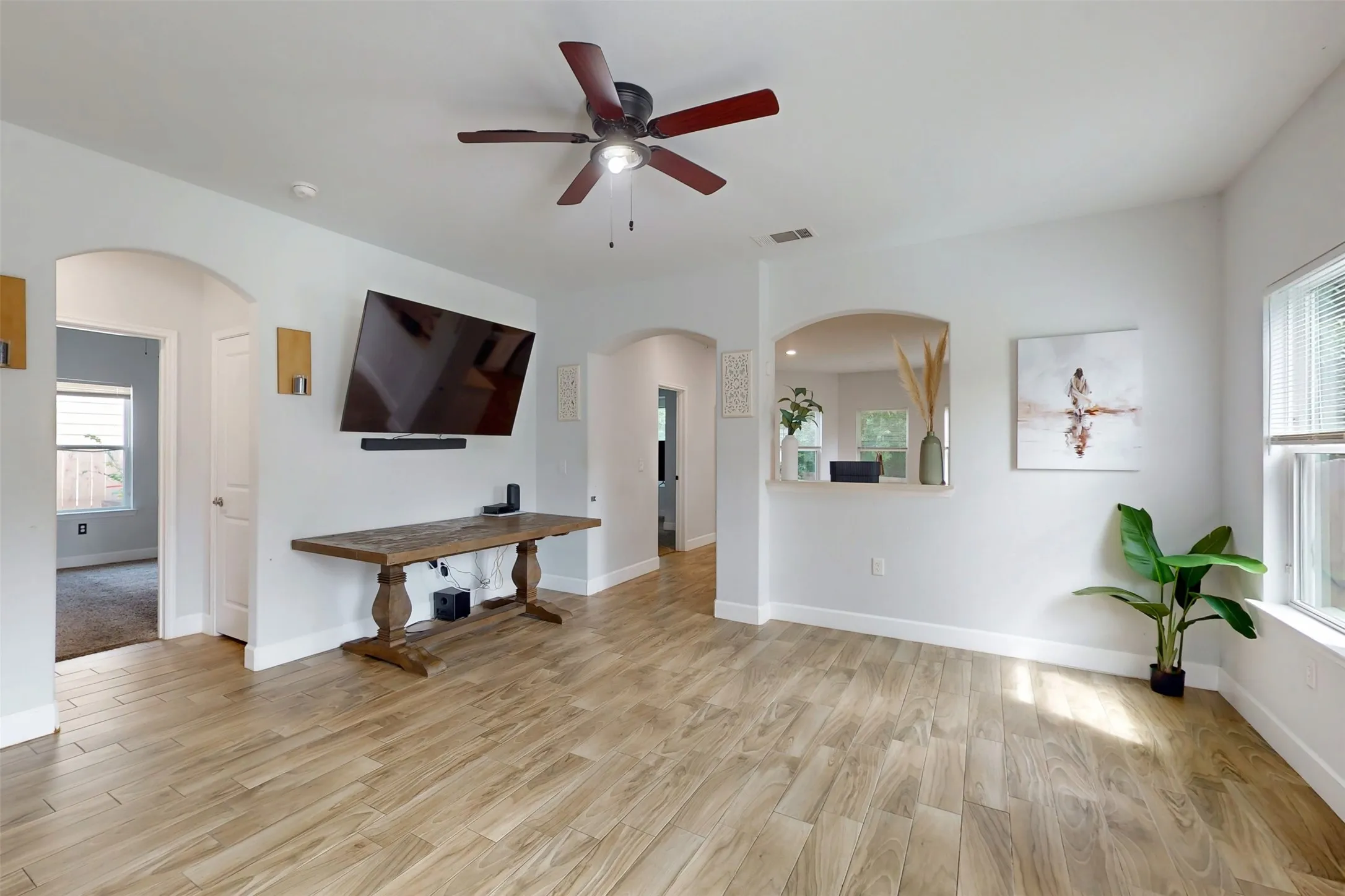 Single Family Residence For Sale in Dallas County , 2763 Prosperity Avenue, Dallas, Texas 75216, 3 Bedroom, 2 Bathroom, 2 Garage spaces, 1,476 Sqft, built in 2021, mls#21295138, Real Estate Agent in Dallas, Homes For Sale in Dallas county, Homes For Sale in Dallas, Realtor in Dallas Texas, Real Estate Brokerage Independent Realty Texas, Luminita Cordes Realtor