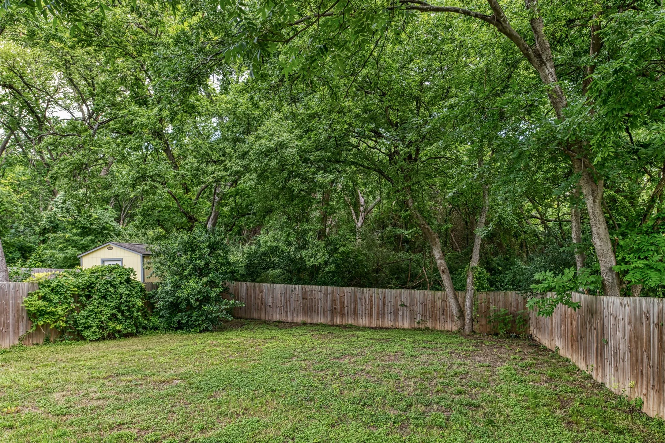 Single Family Residence For Sale in Dallas County , 2763 Prosperity Avenue, Dallas, Texas 75216, 3 Bedroom, 2 Bathroom, 2 Garage spaces, 1,476 Sqft, built in 2021, mls#21295138, Real Estate Agent in Dallas, Homes For Sale in Dallas county, Homes For Sale in Dallas, Realtor in Dallas Texas, Real Estate Brokerage Independent Realty Texas, Luminita Cordes Realtor