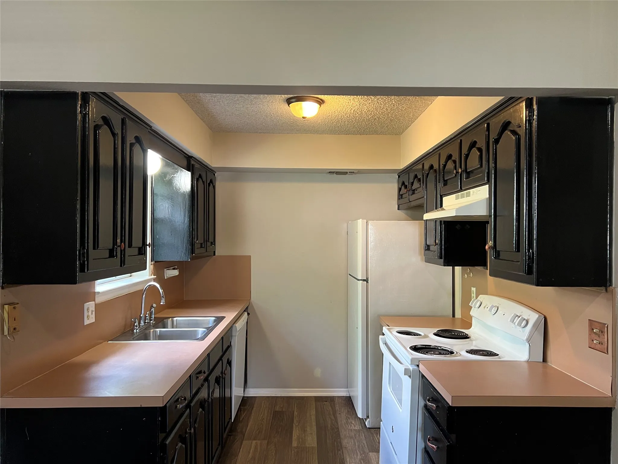 Apartment For Rent in Grayson County , 802 N Crockett Street C, Sherman, Texas 75090, 2 Bedroom, 1 Bathroom, Garage spaces, 898 Sqft, built in 1978, mls#21299063, Real Estate Agent in Sherman, Homes For Rent in Grayson county, Homes For Rent in Sherman, Realtor in Sherman Texas, Real Estate Brokerage Independent Realty Texas, Luminita Cordes Realtor