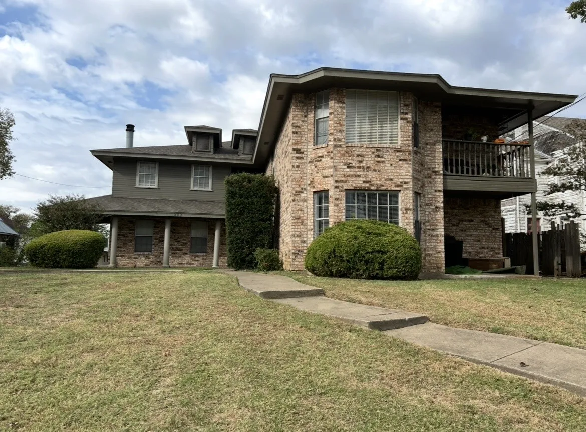 Apartment For Rent in Grayson County , 802 N Crockett Street C, Sherman, Texas 75090, 2 Bedroom, 1 Bathroom, Garage spaces, 898 Sqft, built in 1978, mls#21299063, Real Estate Agent in Sherman, Homes For Rent in Grayson county, Homes For Rent in Sherman, Realtor in Sherman Texas, Real Estate Brokerage Independent Realty Texas, Luminita Cordes Realtor