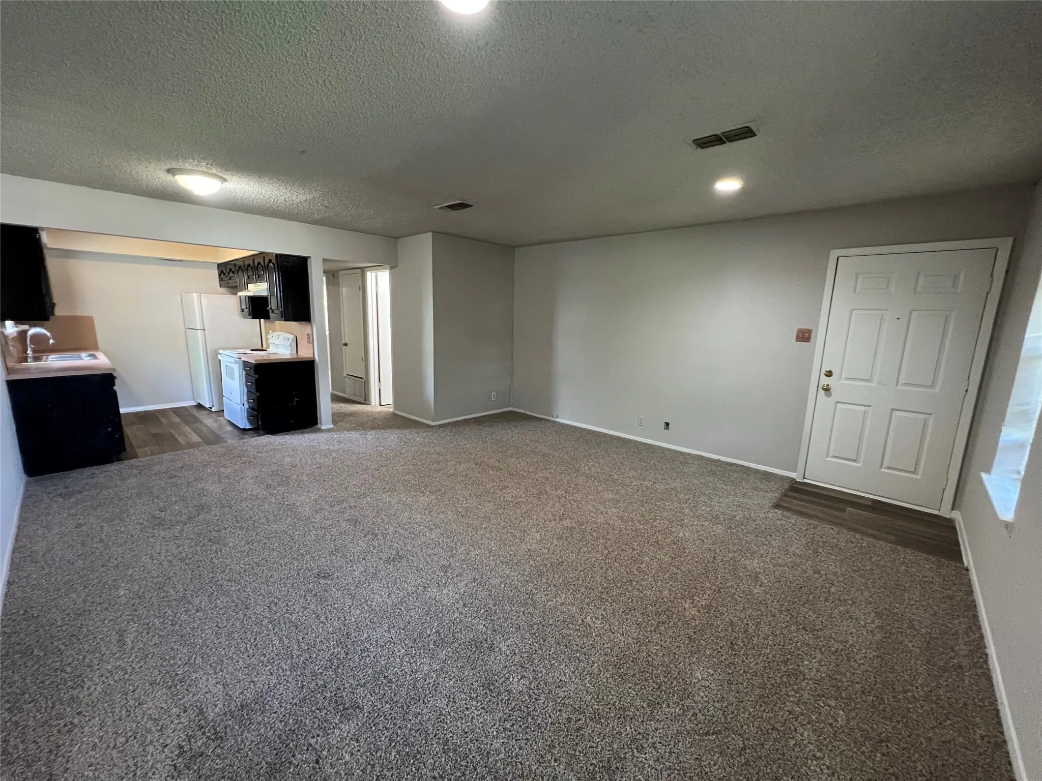 Apartment For Rent in Grayson County , 802 N Crockett Street C, Sherman, Texas 75090, 2 Bedroom, 1 Bathroom, Garage spaces, 898 Sqft, built in 1978, mls#21299063, Real Estate Agent in Sherman, Homes For Rent in Grayson county, Homes For Rent in Sherman, Realtor in Sherman Texas, Real Estate Brokerage Independent Realty Texas, Luminita Cordes Realtor