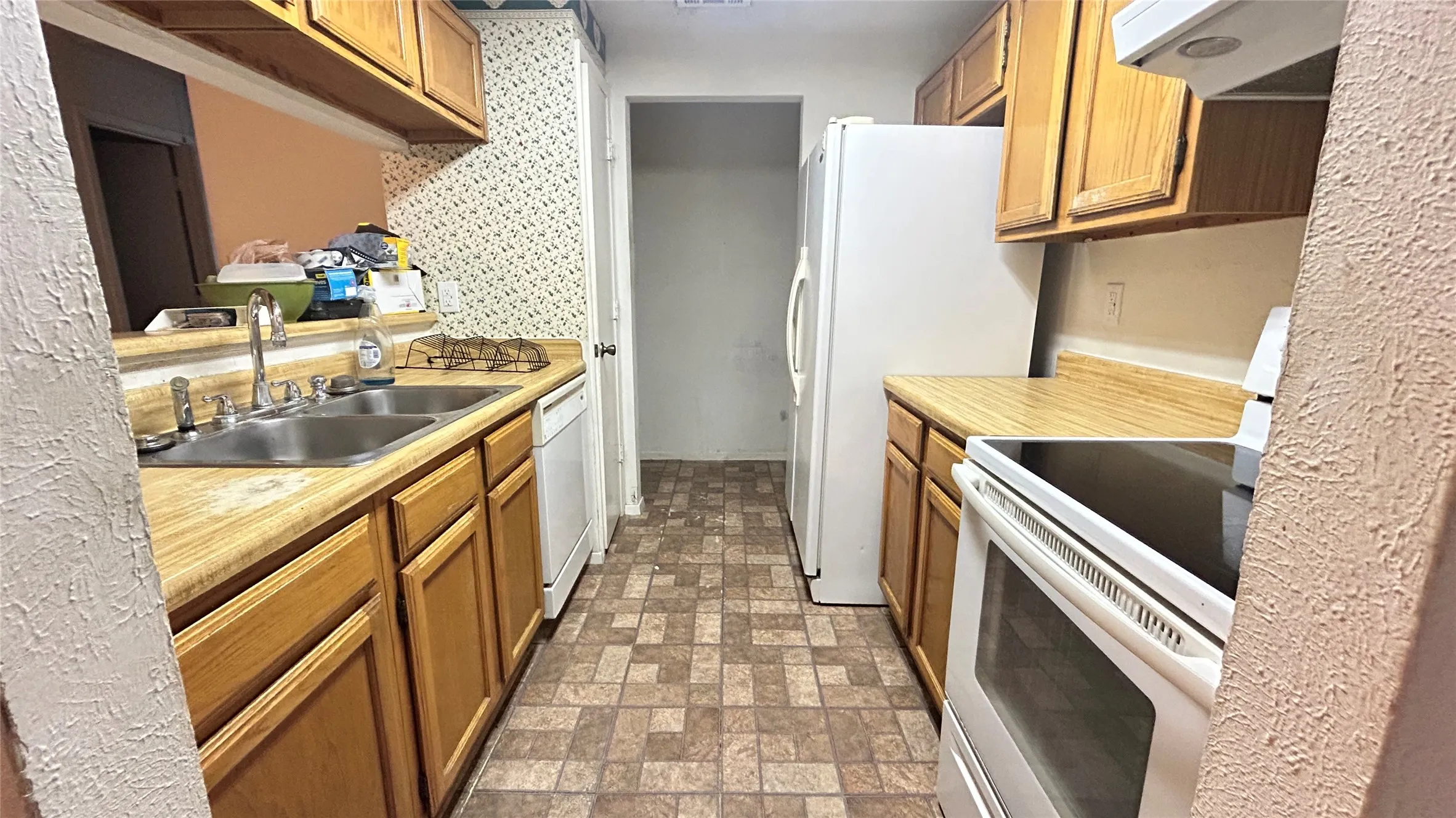 Single Family Residence For Sale in Tarrant County , 3904 Manzinita Street, Fort Worth, Texas 76137, 2 Bedroom, 1 Bathroom, Garage spaces, 1,022 Sqft, built in 1983, mls#21306024, Real Estate Agent in Fort Worth, Homes For Sale in Tarrant county, Homes For Sale in Fort Worth, Realtor in Fort Worth Texas, Real Estate Brokerage Independent Realty Texas, Luminita Cordes Realtor