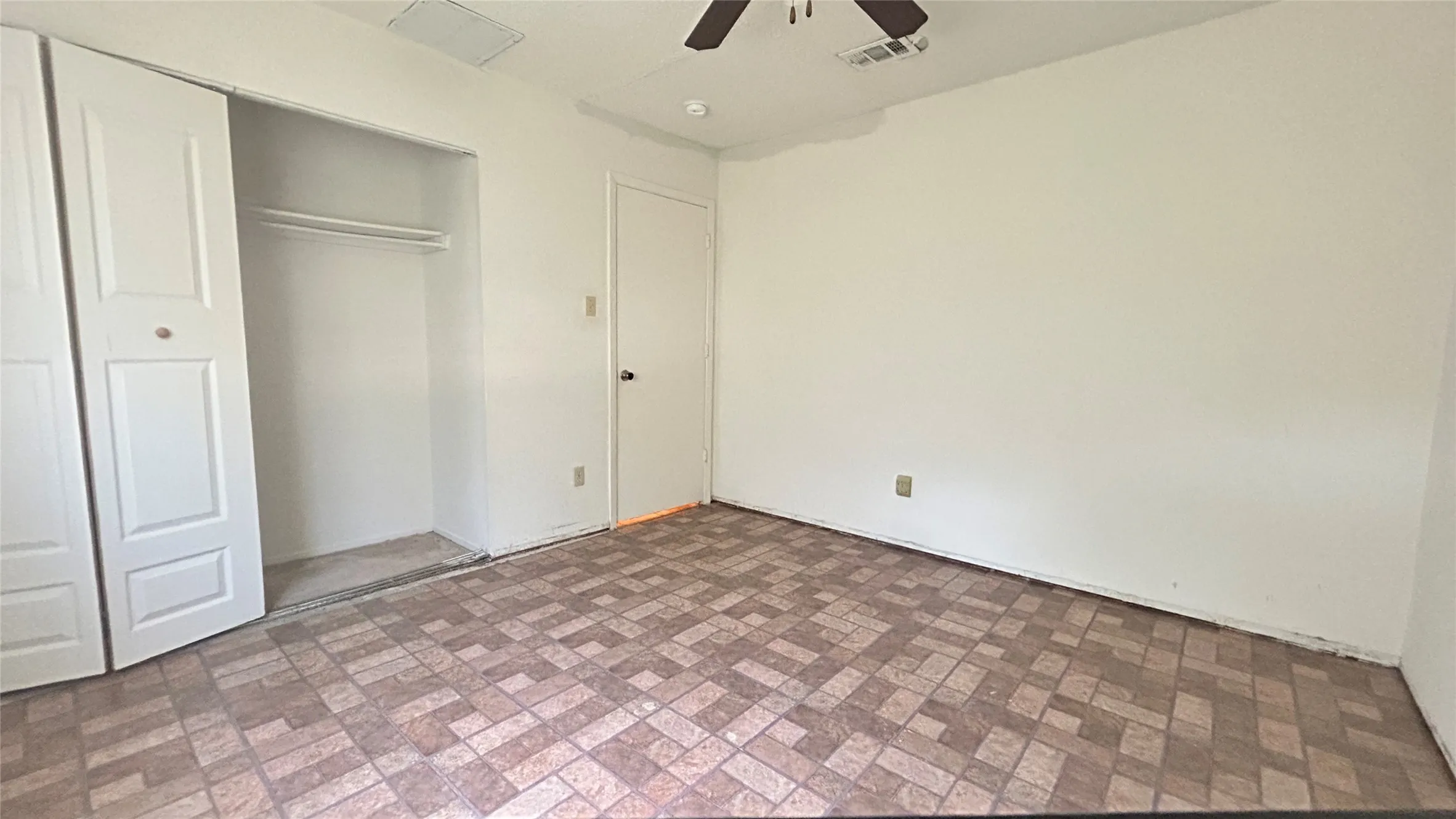 Single Family Residence For Sale in Tarrant County , 3904 Manzinita Street, Fort Worth, Texas 76137, 2 Bedroom, 1 Bathroom, Garage spaces, 1,022 Sqft, built in 1983, mls#21306024, Real Estate Agent in Fort Worth, Homes For Sale in Tarrant county, Homes For Sale in Fort Worth, Realtor in Fort Worth Texas, Real Estate Brokerage Independent Realty Texas, Luminita Cordes Realtor