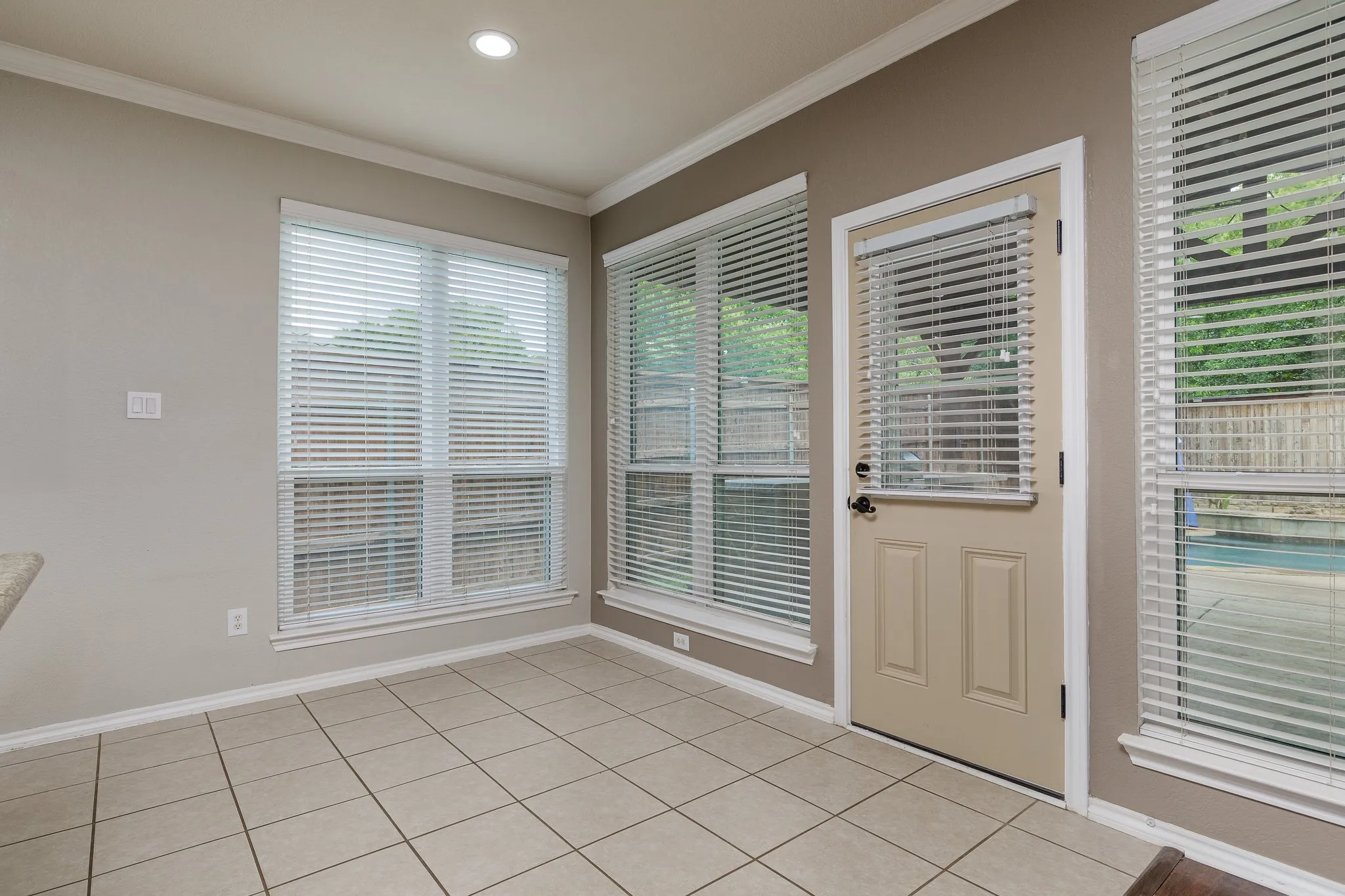 Single Family Residence For Sale in Tarrant County , 12612 Excelsior Lane, Fort Worth, Texas 76244, 4 Bedroom, 3 Bathroom, 2 Garage spaces, 2,474 Sqft, built in 2004, mls#21306005, Real Estate Agent in Fort Worth, Homes For Sale in Tarrant county, Homes For Sale in Fort Worth, Realtor in Fort Worth Texas, Real Estate Brokerage Independent Realty Texas, Luminita Cordes Realtor