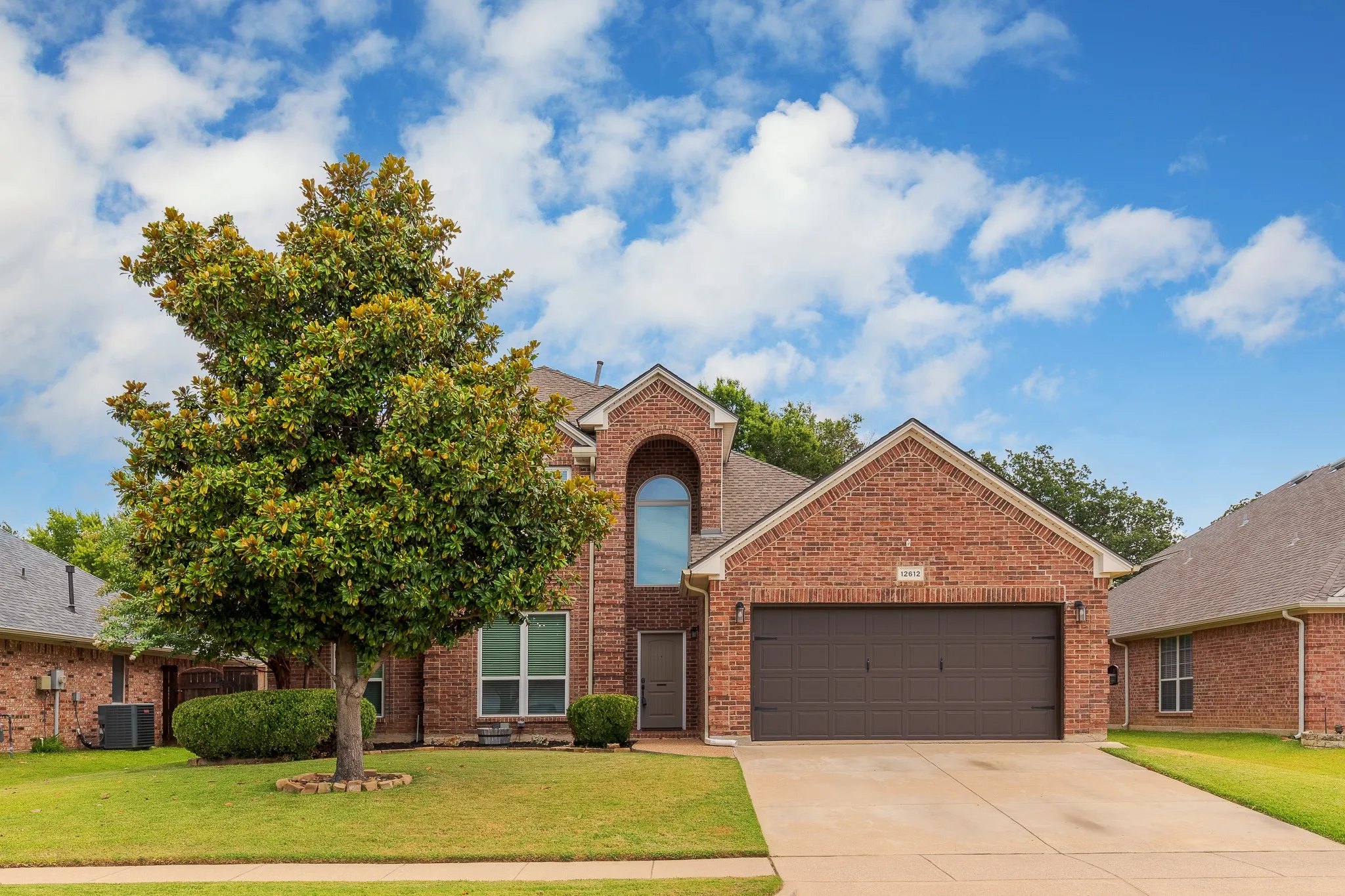 Single Family Residence For Sale in Tarrant County , 12612 Excelsior Lane, Fort Worth, Texas 76244, 4 Bedroom, 3 Bathroom, 2 Garage spaces, 2,474 Sqft, built in 2004, mls#21306005, Real Estate Agent in Fort Worth, Homes For Sale in Tarrant county, Homes For Sale in Fort Worth, Realtor in Fort Worth Texas, Real Estate Brokerage Independent Realty Texas, Luminita Cordes Realtor