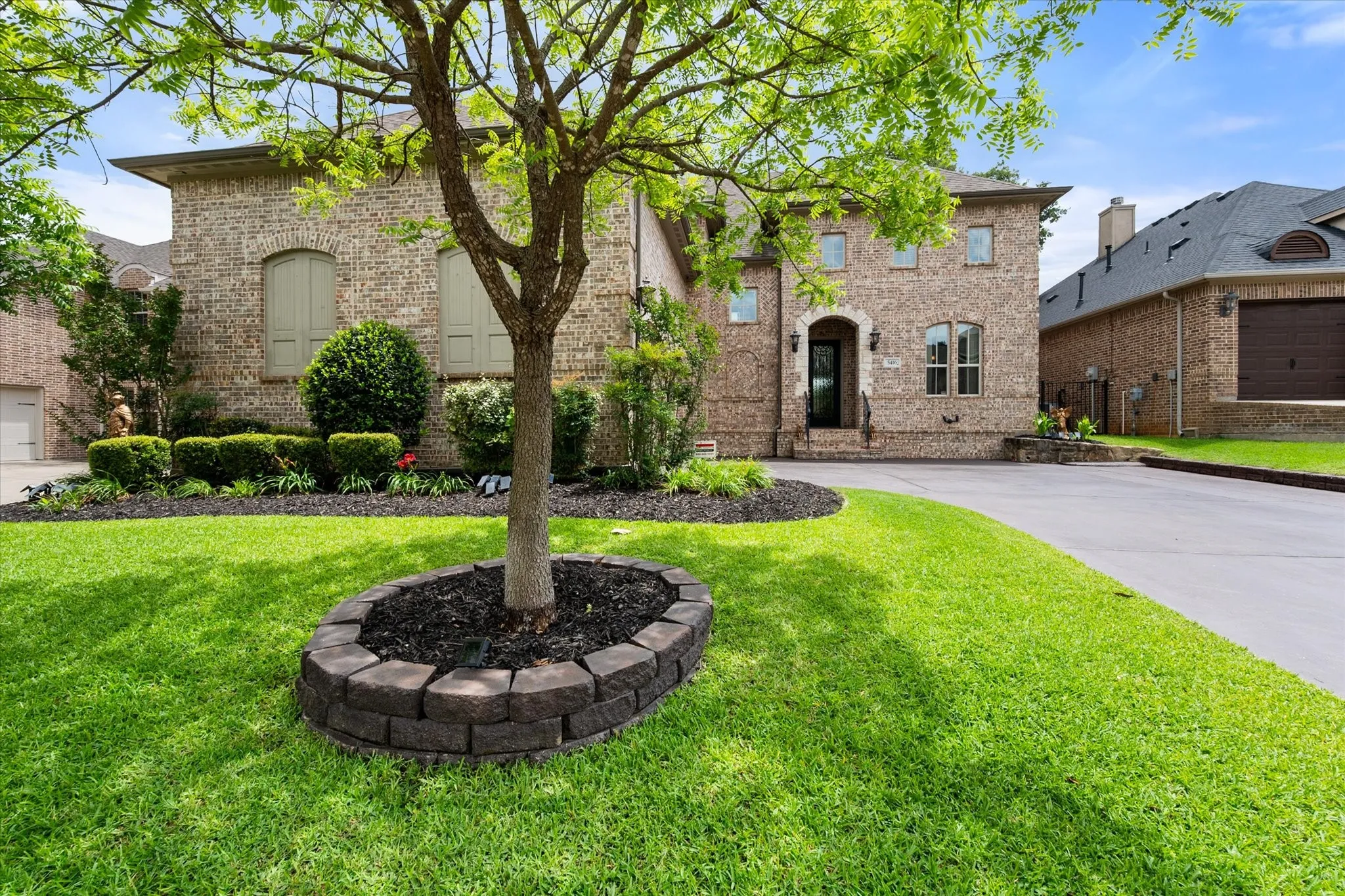 Single Family Residence For Sale in Tarrant County , 5416 Runnymede Court, Arlington, Texas 76016, 5 Bedroom, 4 Bathroom, 2 Garage spaces, 3,441 Sqft, built in 2012, mls#21257658, Real Estate Agent in Arlington, Homes For Sale in Tarrant county, Homes For Sale in Arlington, Realtor in Arlington Texas, Real Estate Brokerage Independent Realty Texas, Luminita Cordes Realtor