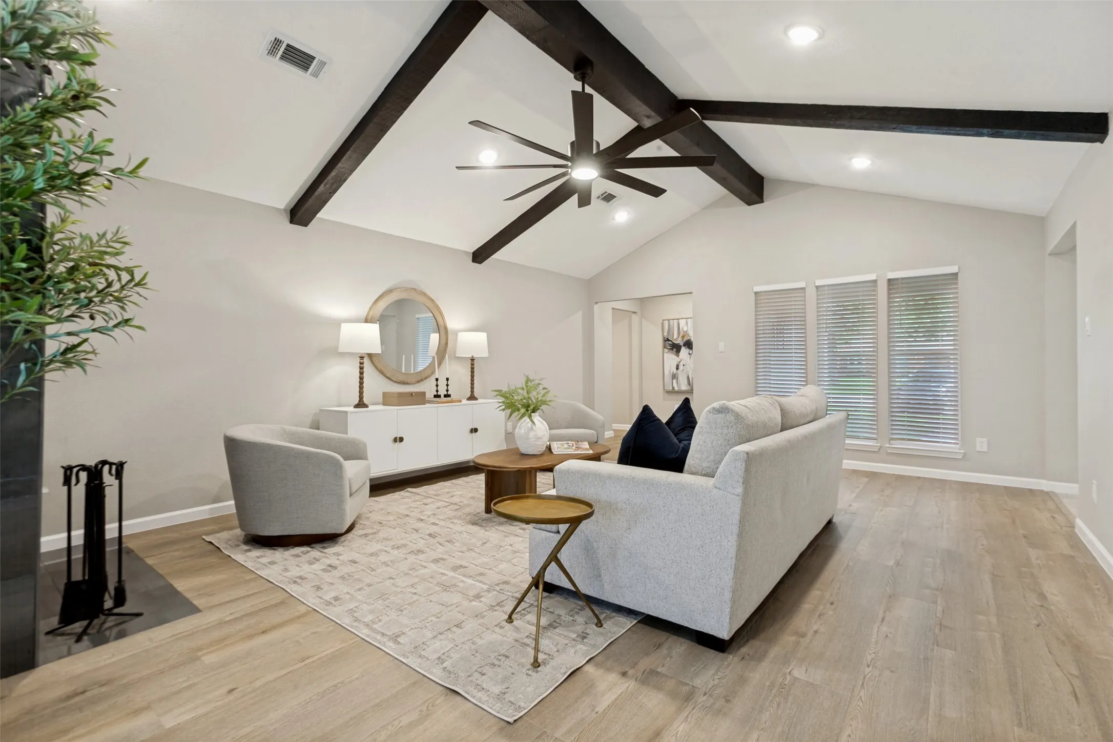 Single Family Residence For Sale in Collin County , 2104 Heather Hill Lane, Plano, Texas 75075, 4 Bedroom, 3 Bathroom, 2 Garage spaces, 2,078 Sqft, built in 1978, mls#21305652, Real Estate Agent in Plano, Homes For Sale in Collin county, Homes For Sale in Plano, Realtor in Plano Texas, Real Estate Brokerage Independent Realty Texas, Luminita Cordes Realtor